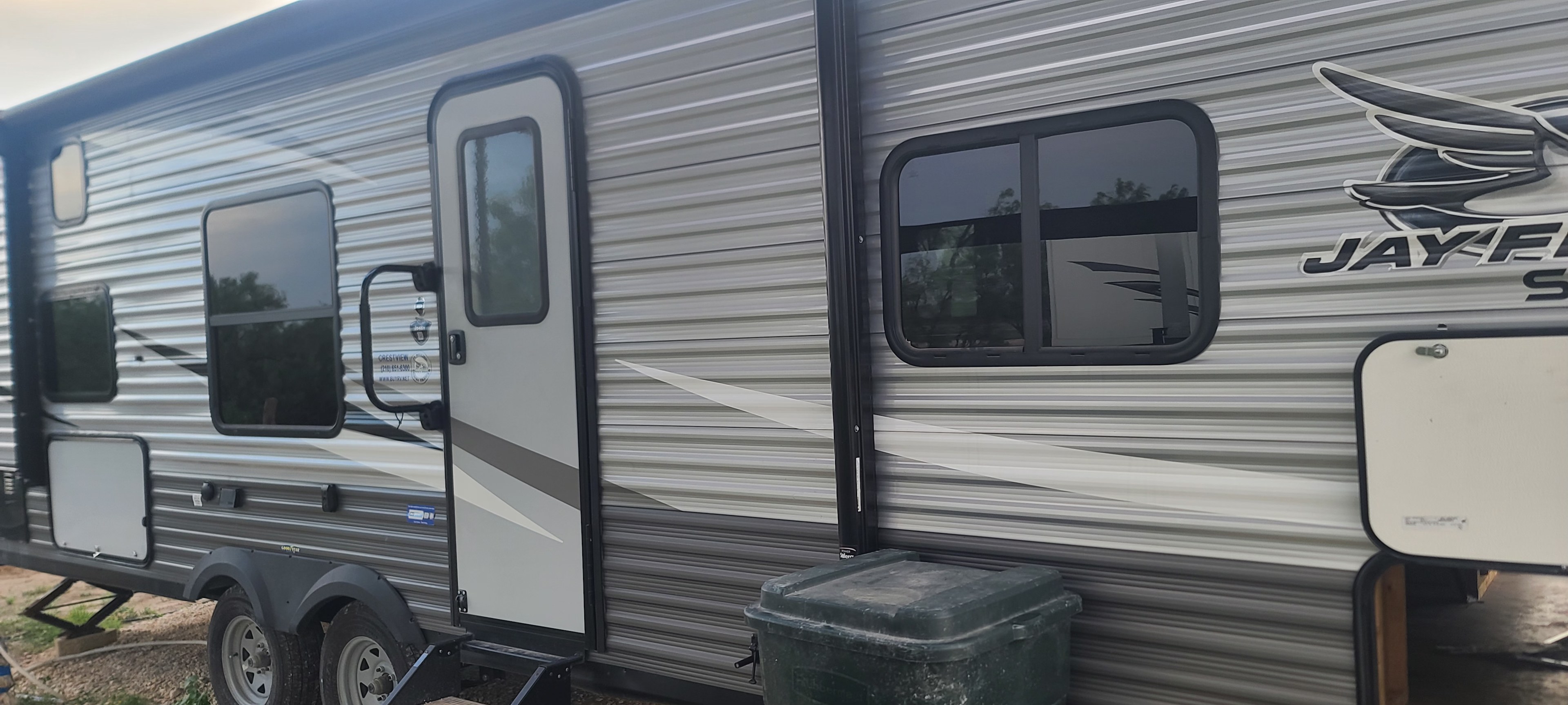 Medium size unit in excellent repair