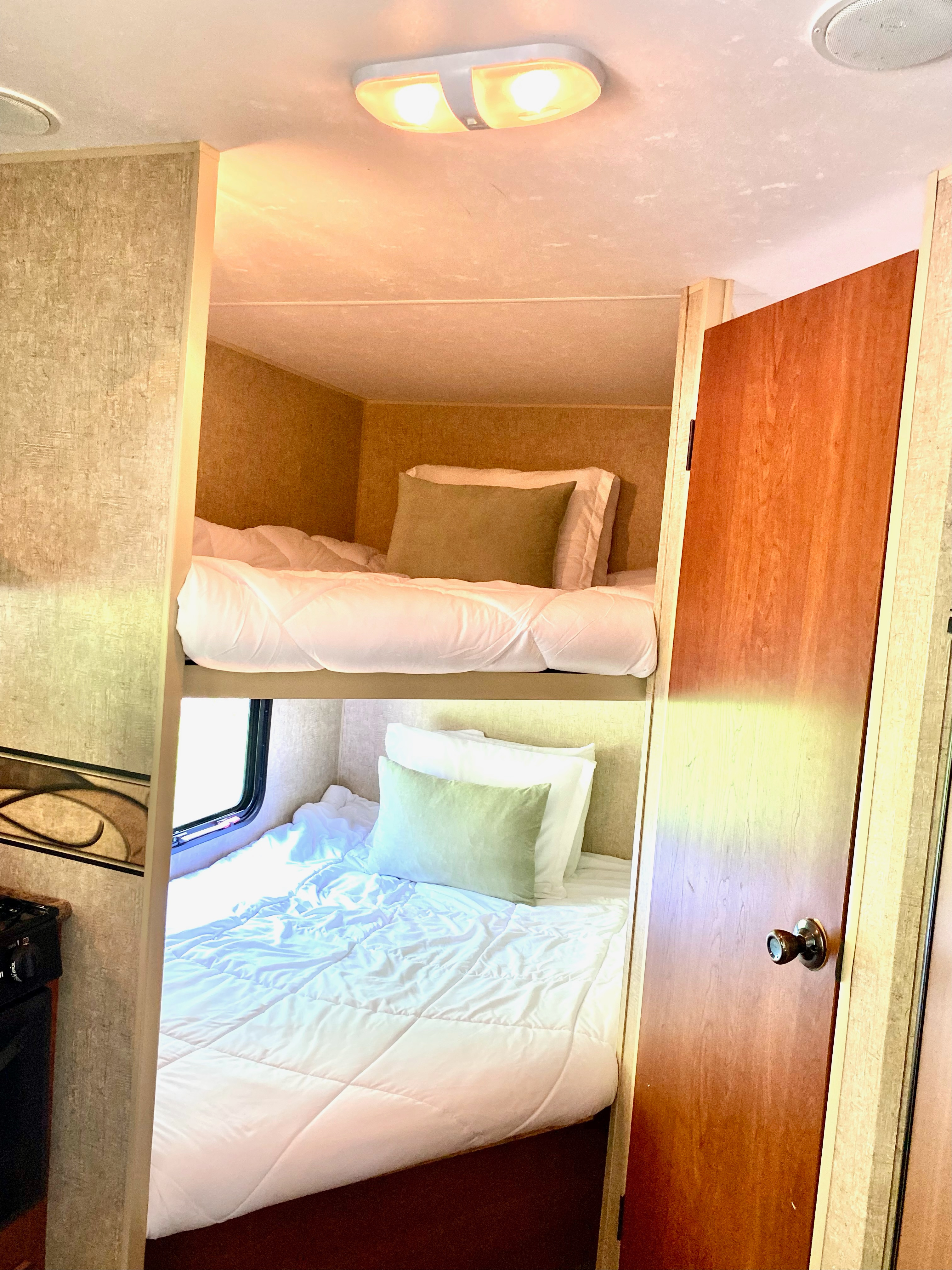 Hideaway Camper by the Cave 2.0