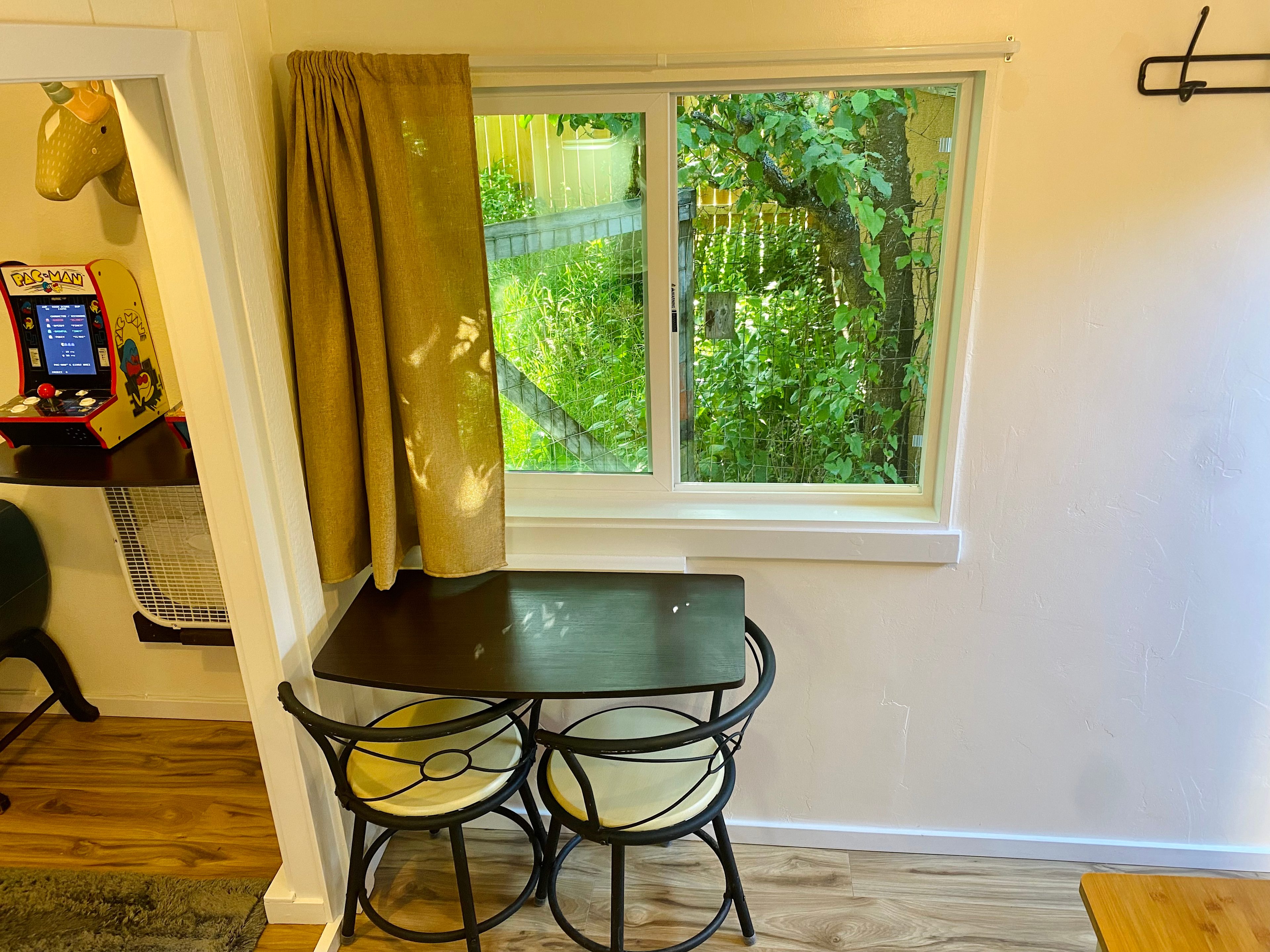 Ms Pacman's Glampsite *no shower*