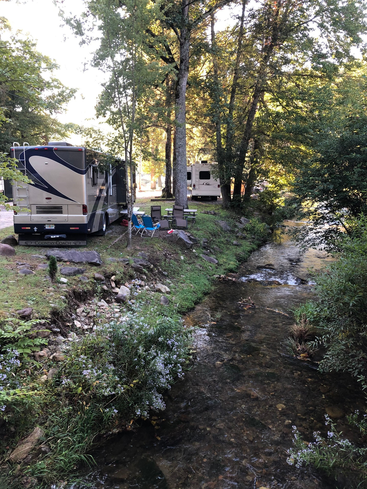 At the Ridge Camp-Riverside Escapes