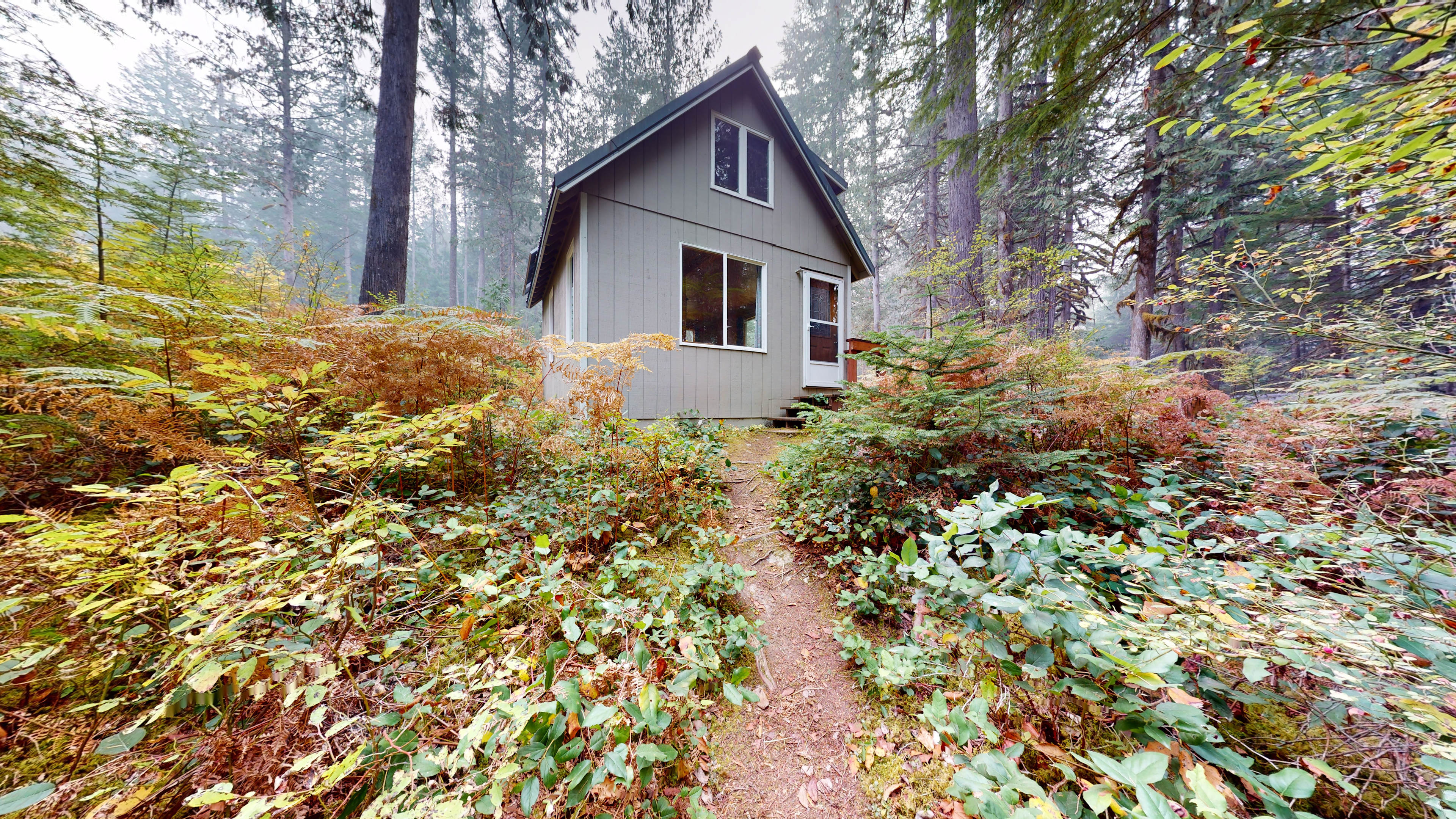 View of the upper cabin from the lower cabin