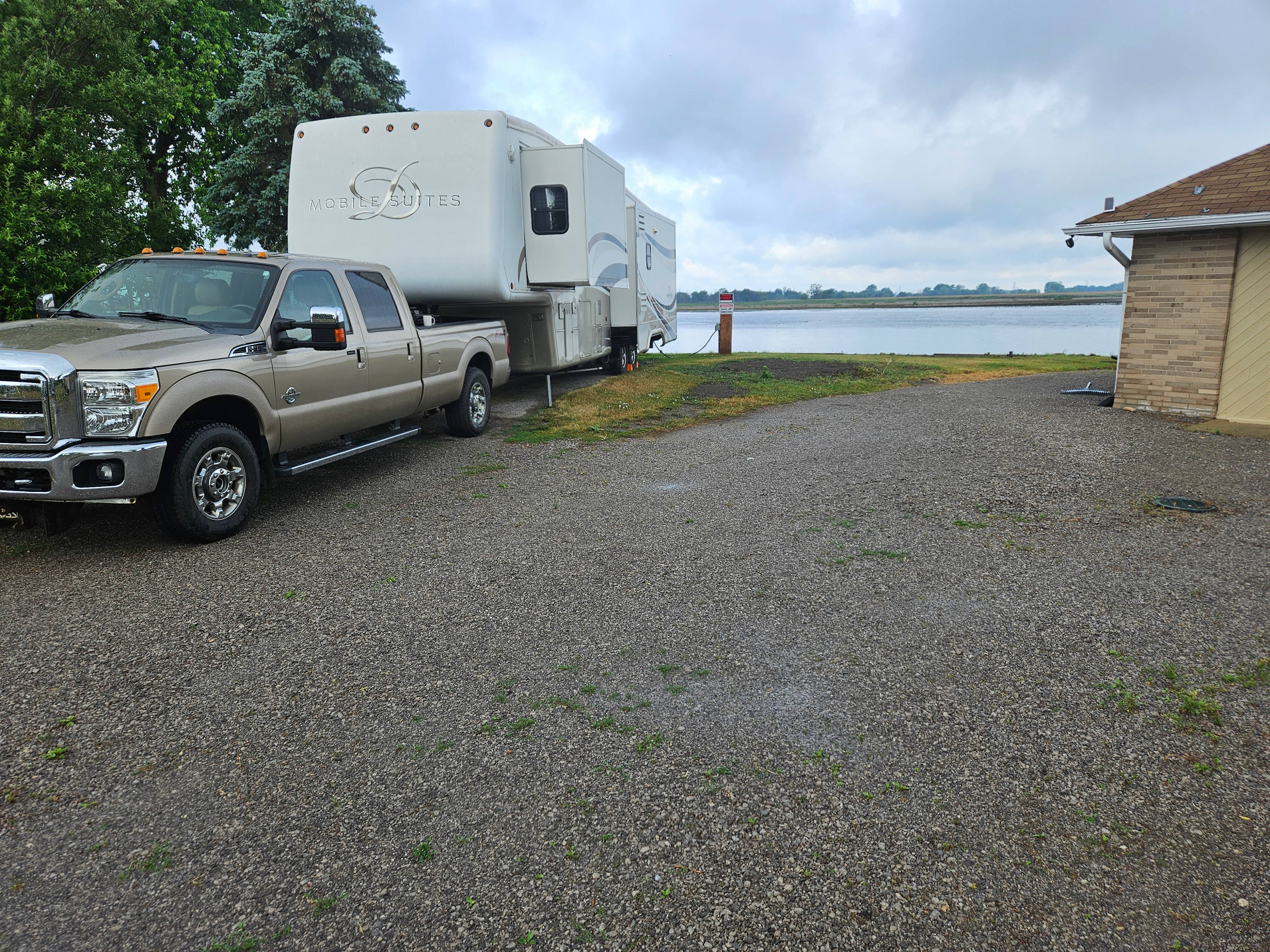 WaterFront Saginaw Bay - w/kayaks