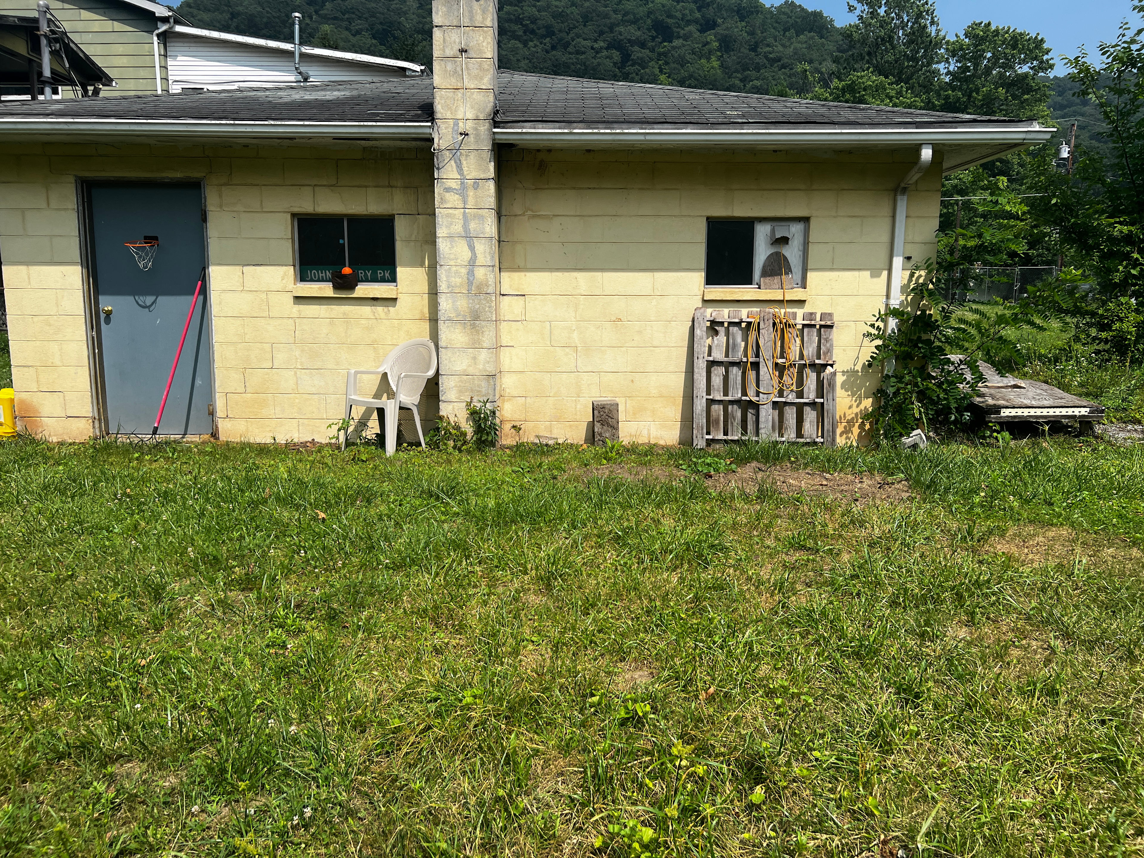 Stay by the New River