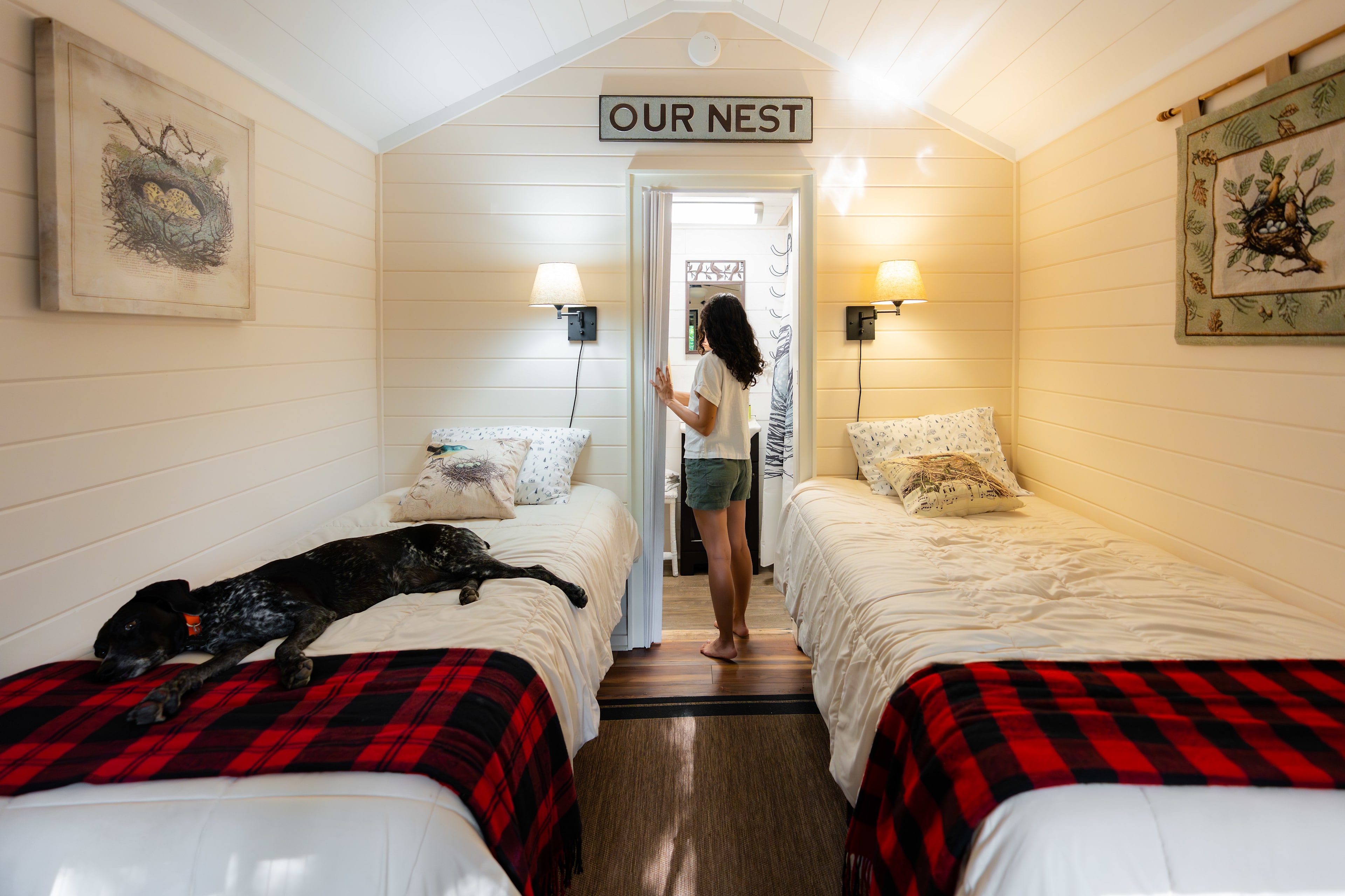 The perfect little cozy cabin with a full bathroom!