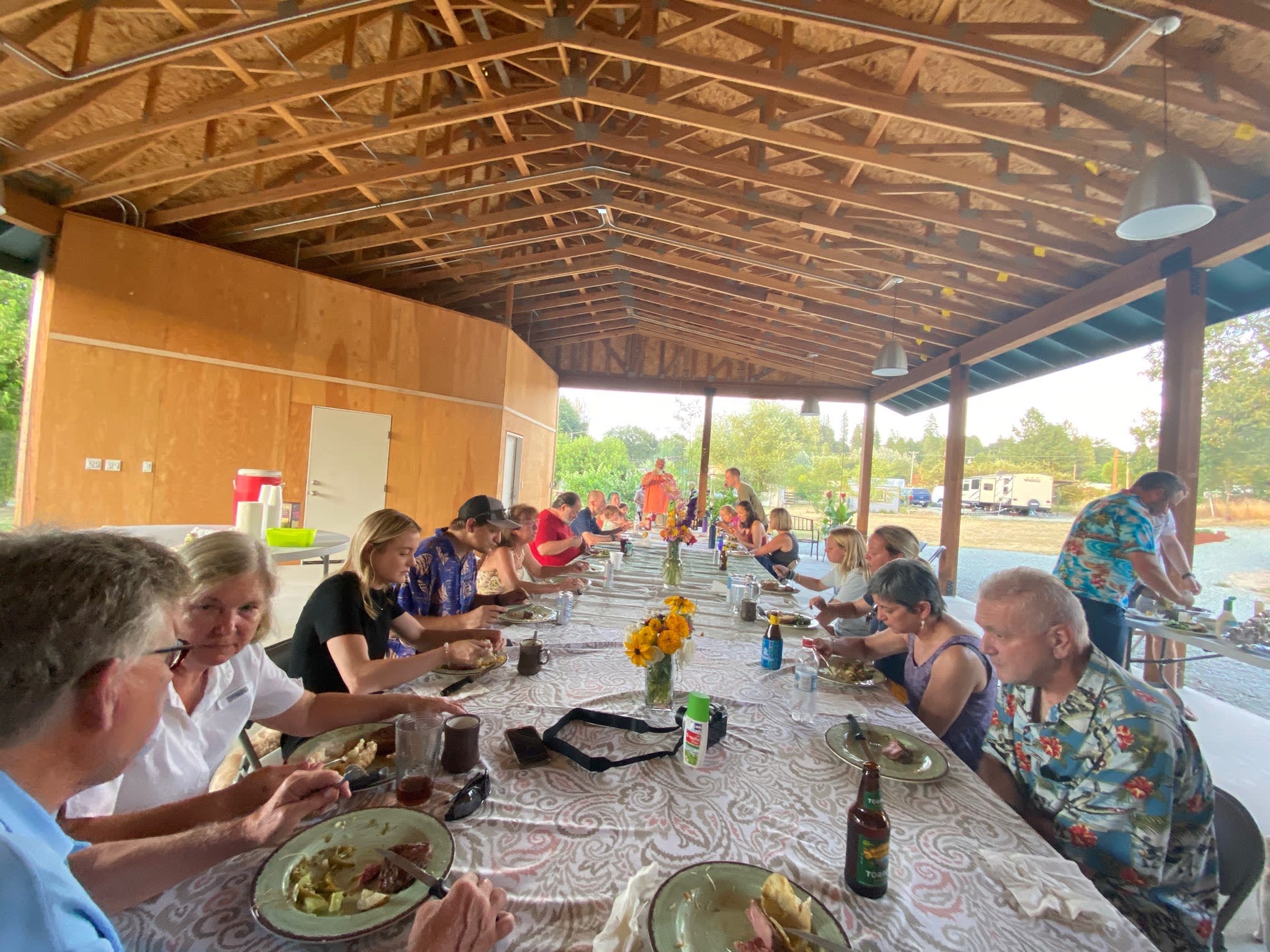 Spread out in the pavilion for a banquet of 40 or more.