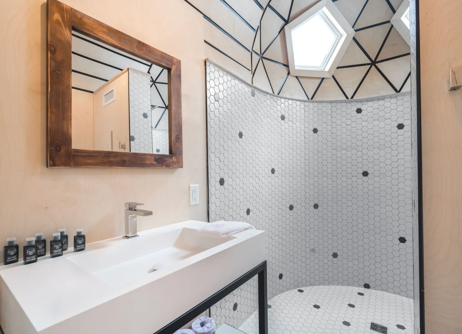 MICKY DOME BEL AIR TREMBLANT