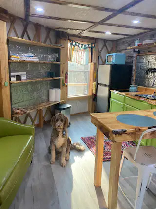 Mother Earth, hot tub, pet friendly