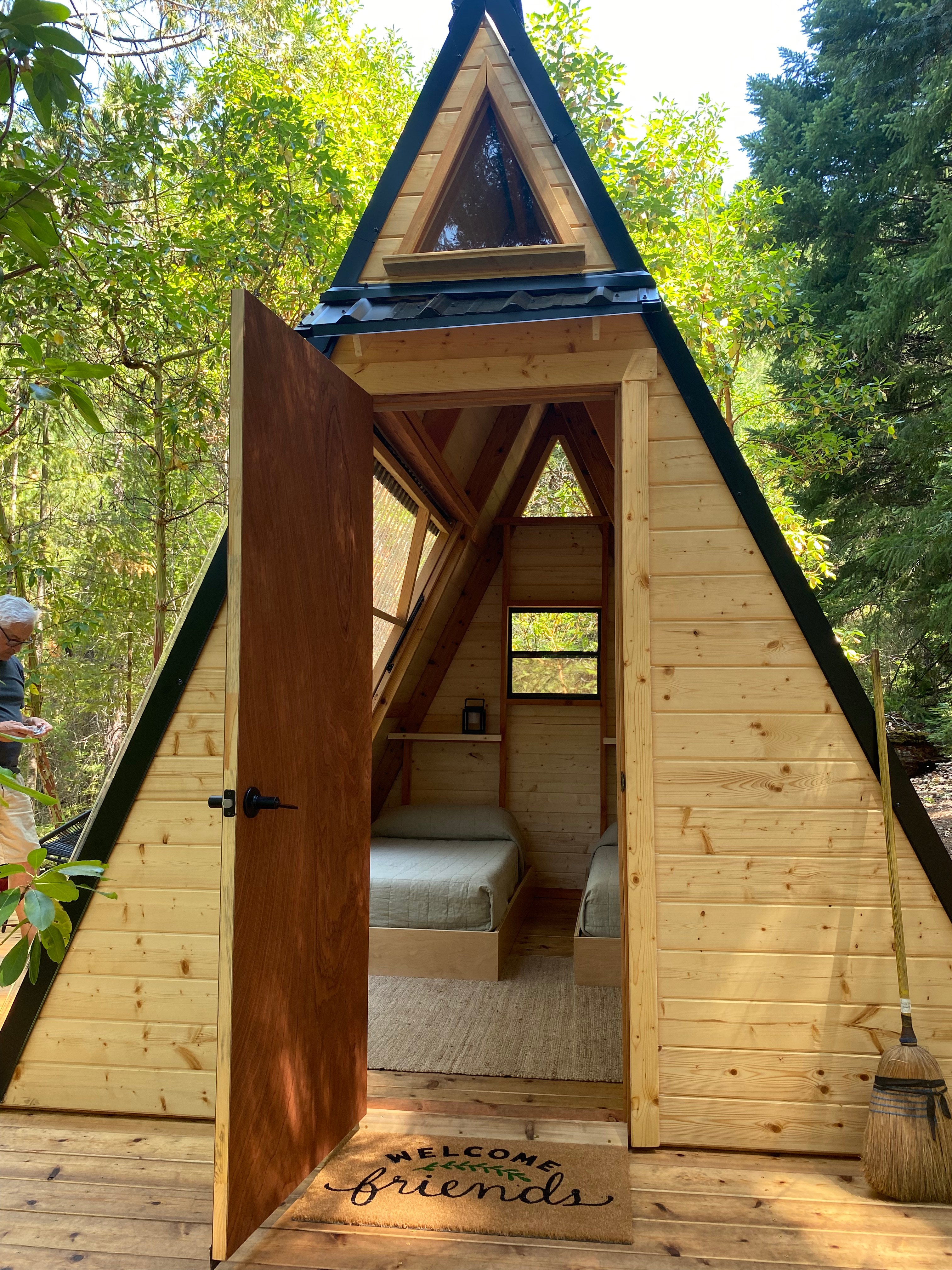 A sweet Cabin perfect for a romantic stay under the stars