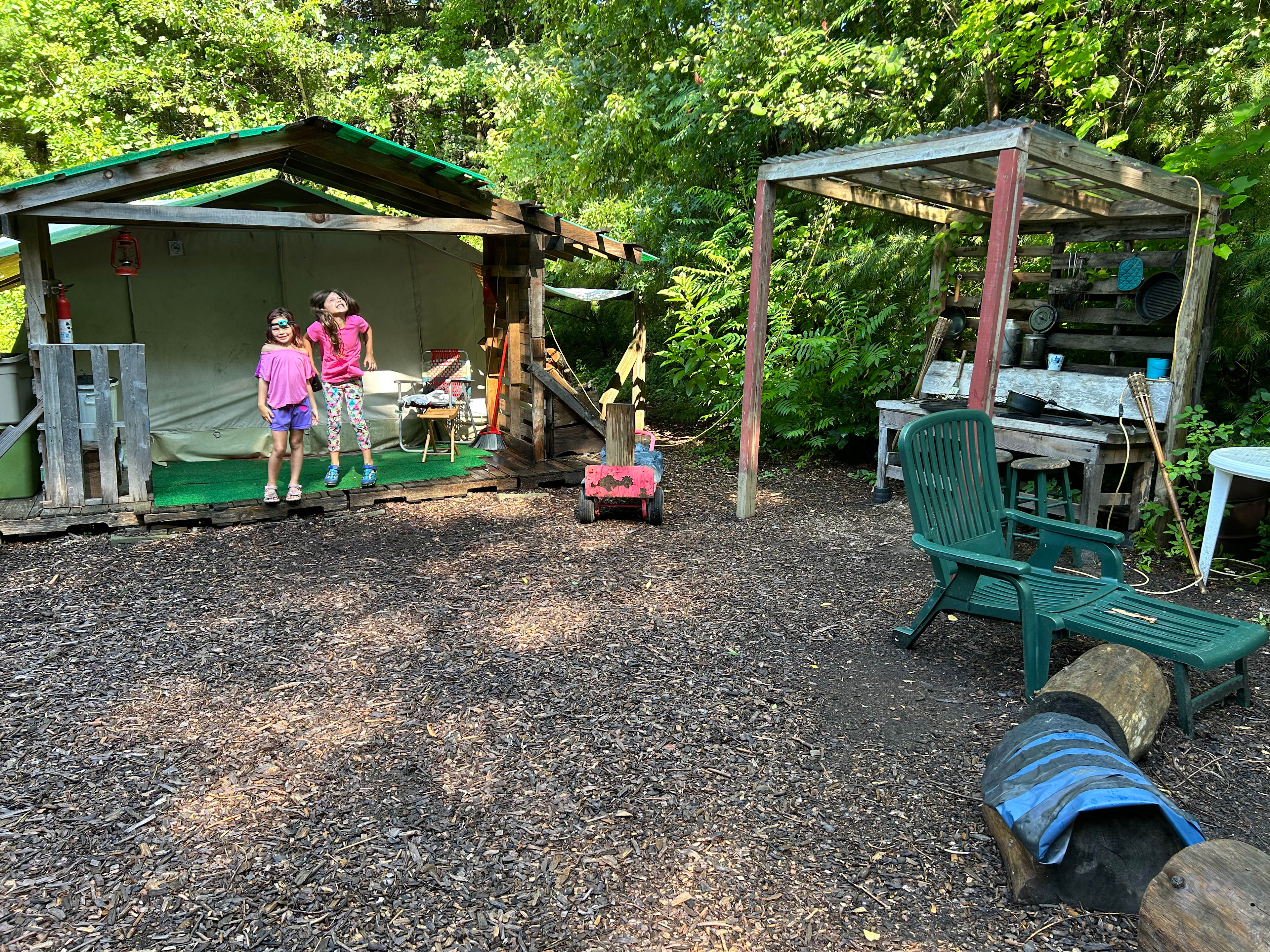 Woodland's Edge Glamping & Hot Tubs