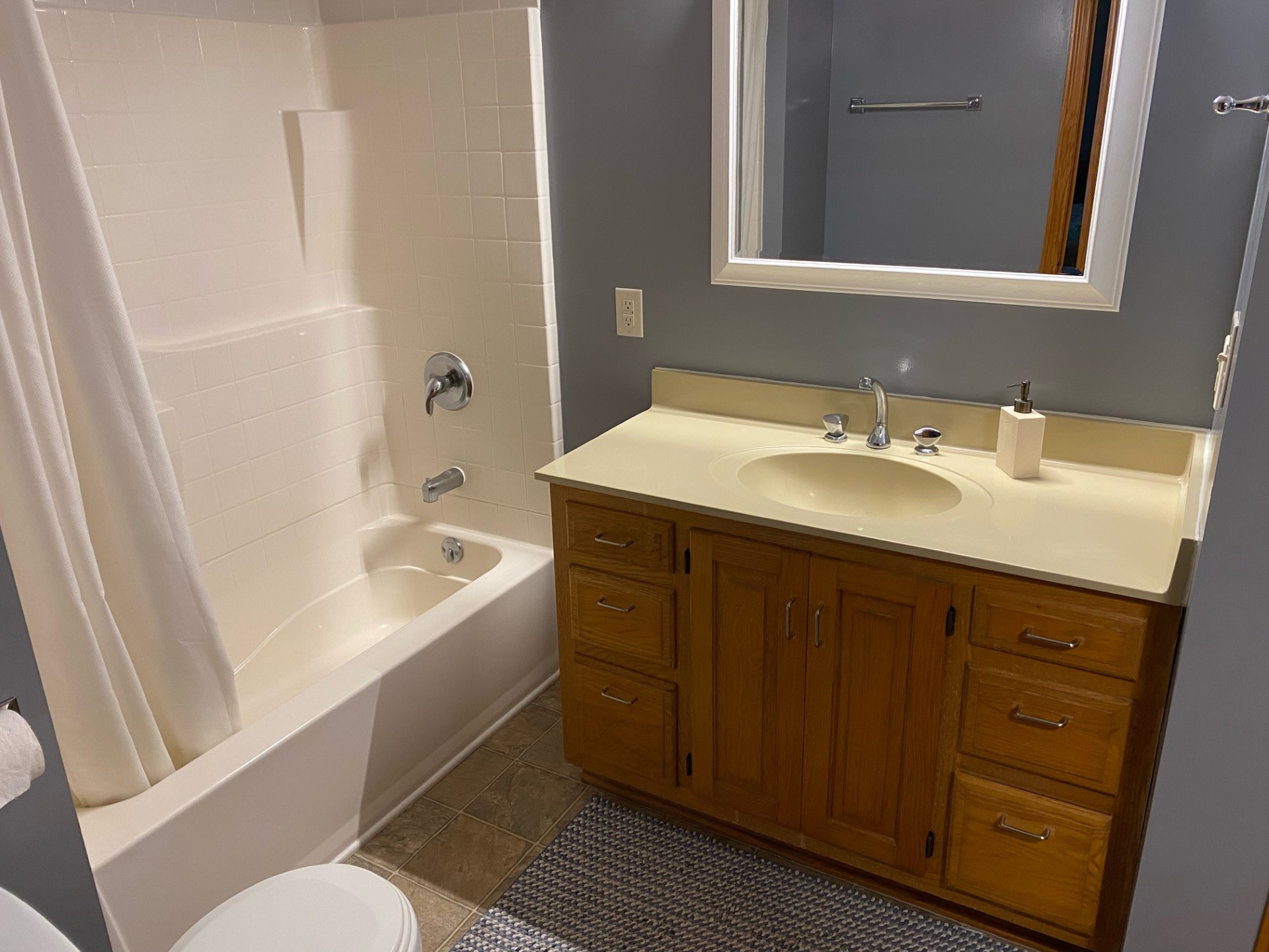 Full Bathroom