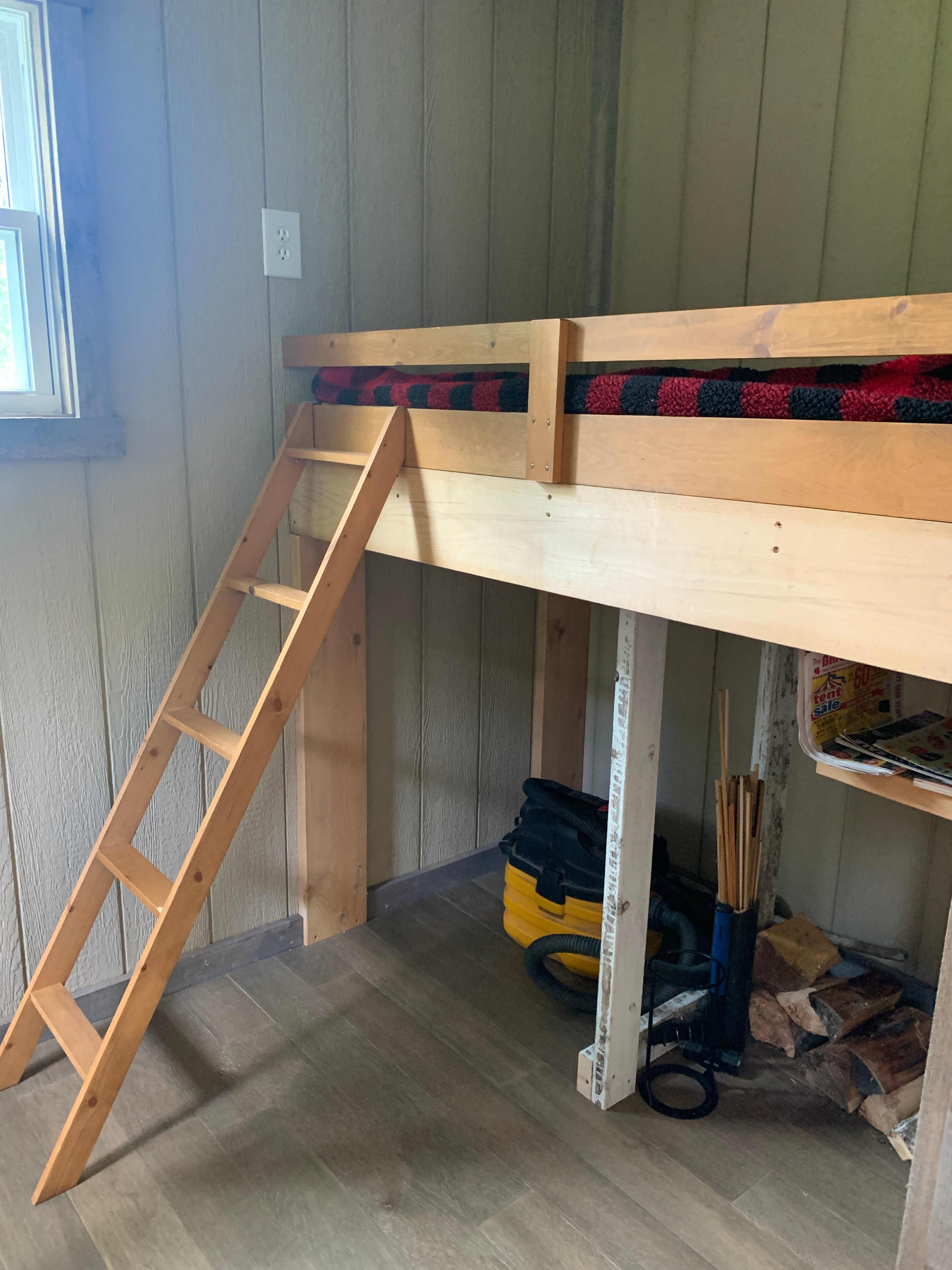 Kid’s bunk bed