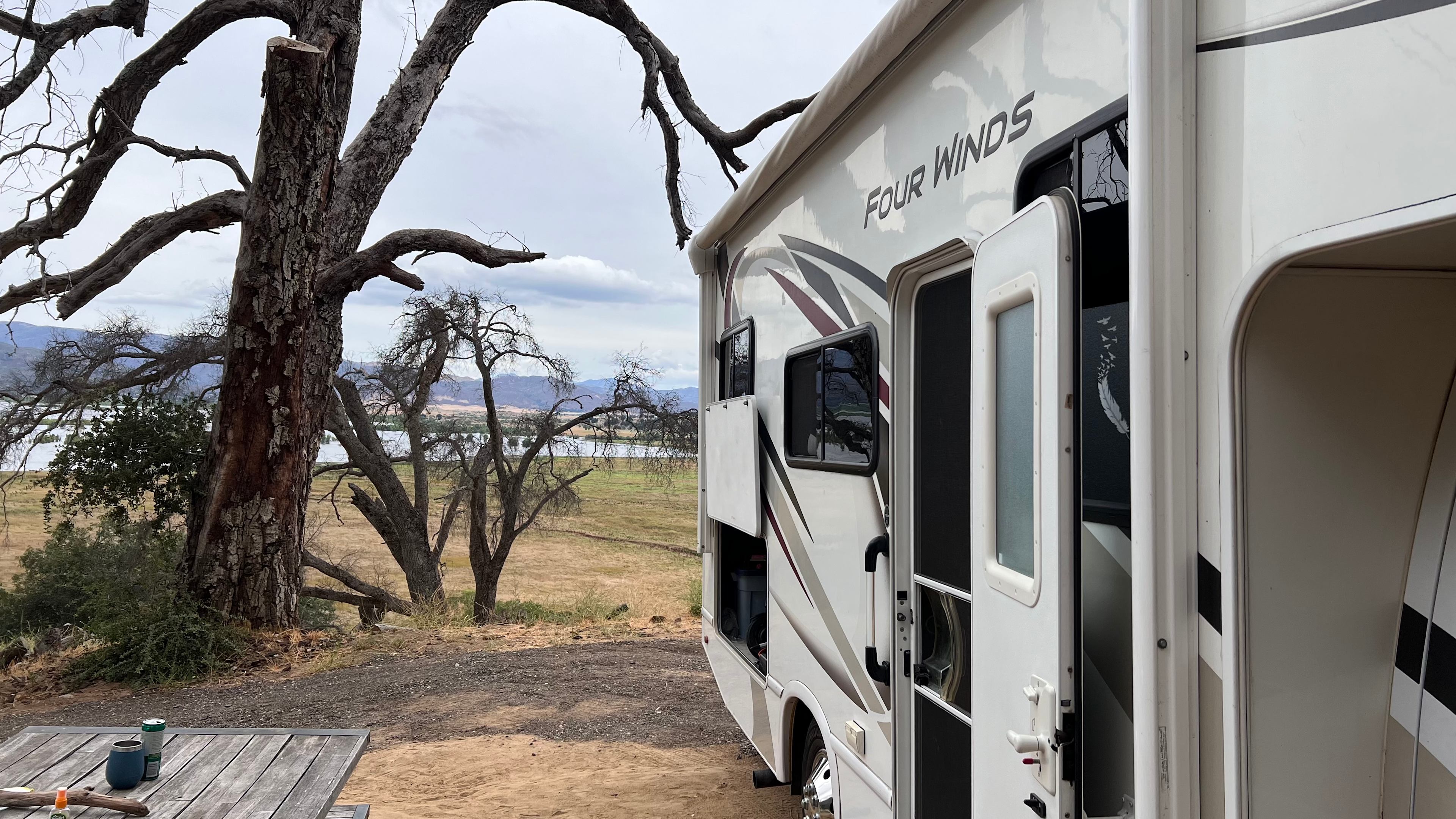 Hideout Mountain Lodge