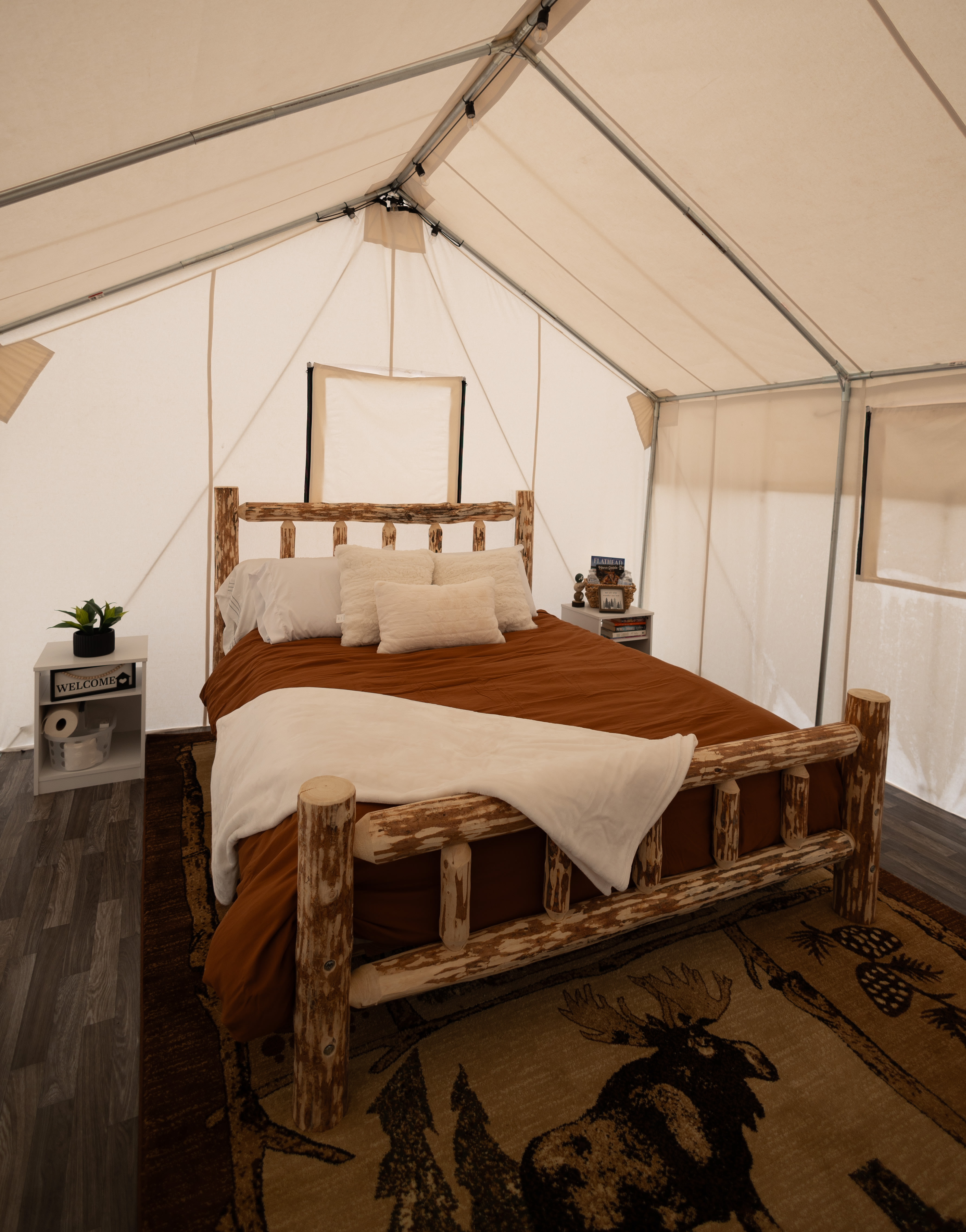 Super comfy and warm bed, extra blankets provided for cooler nights.  