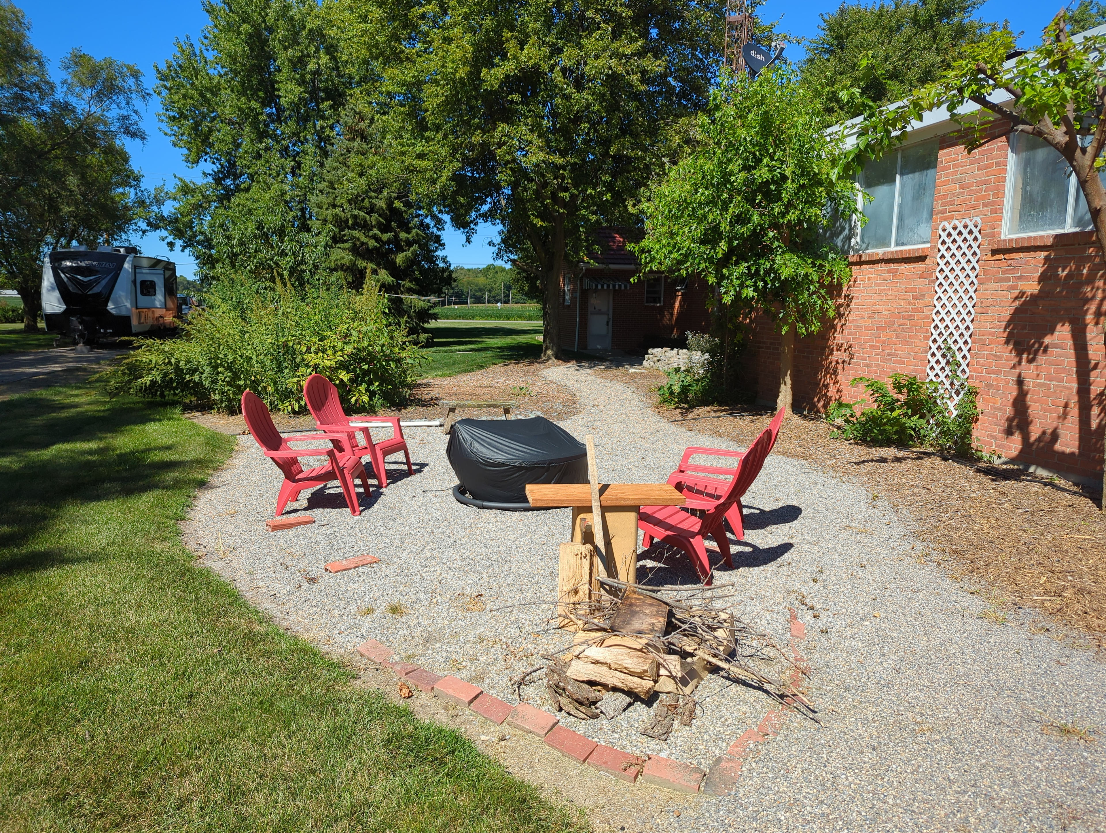 T&K Schoolhouse Camping