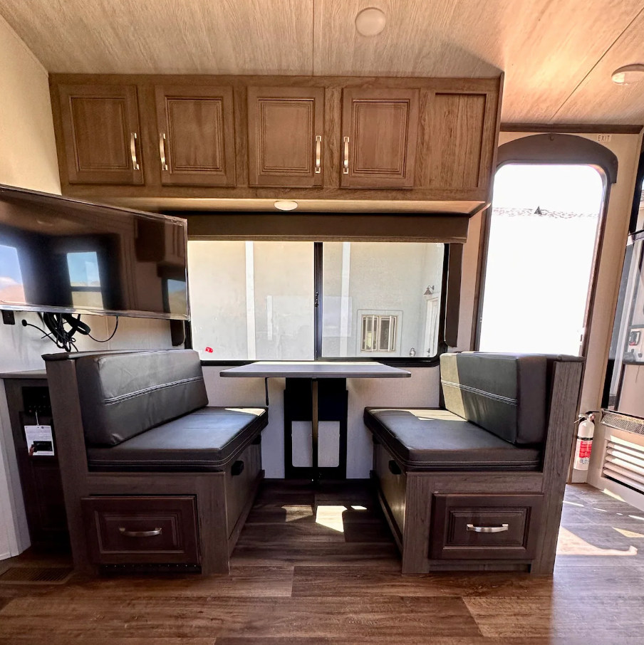 Luxury Trailer on Off-grid Emu Farm