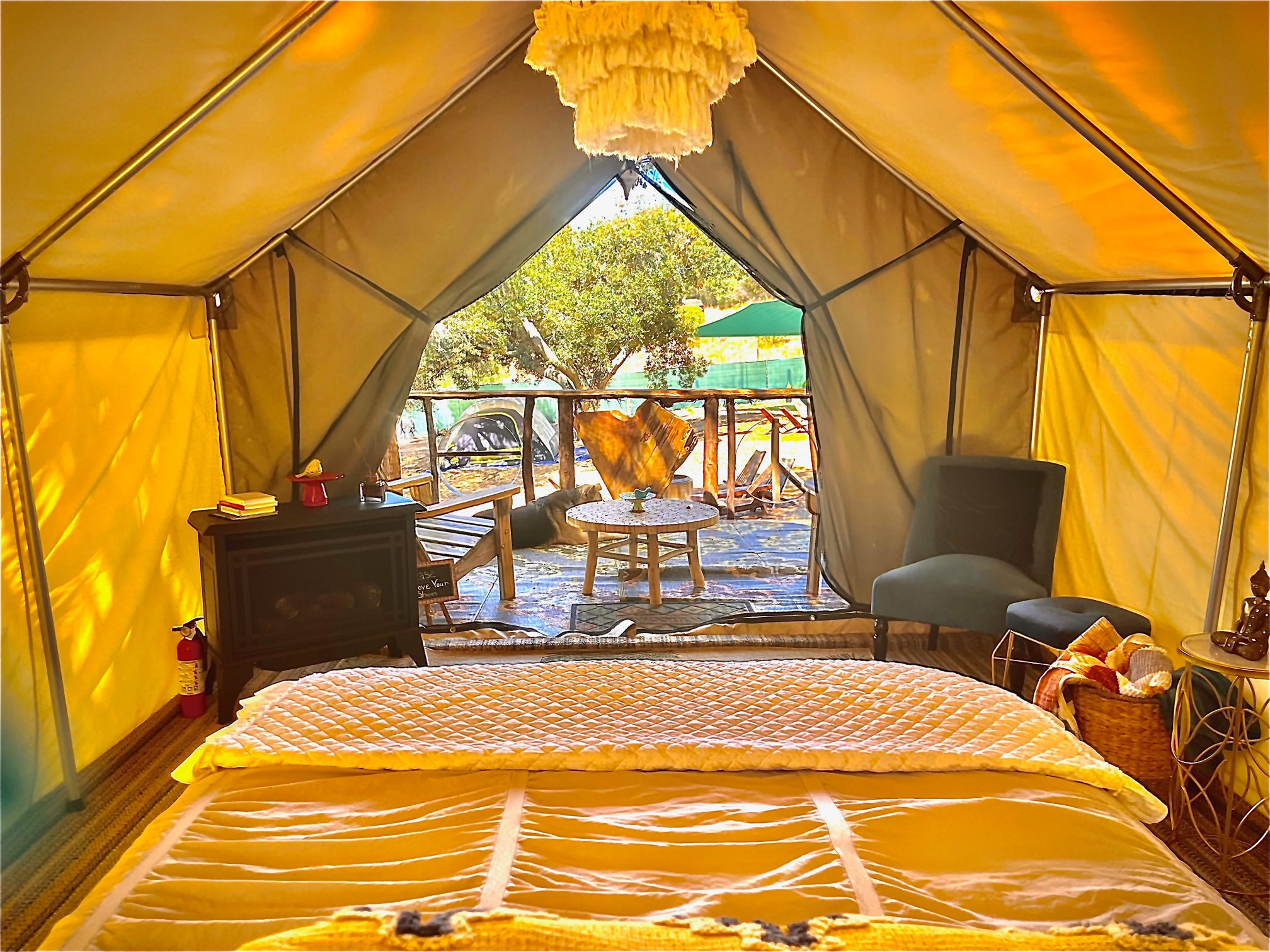 FEEL GOOD CAMP
