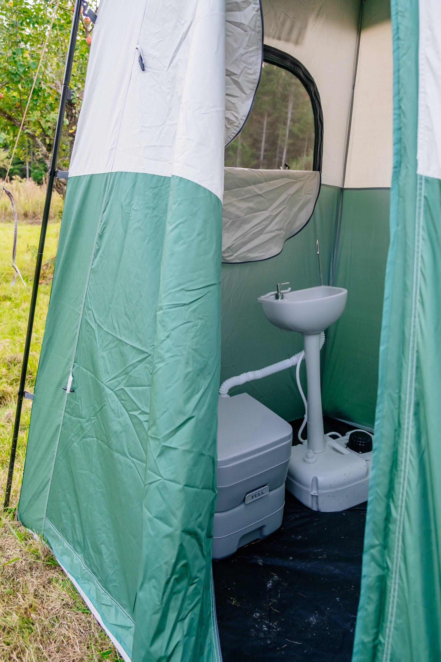 Camp bathroom complete with handwash sink!