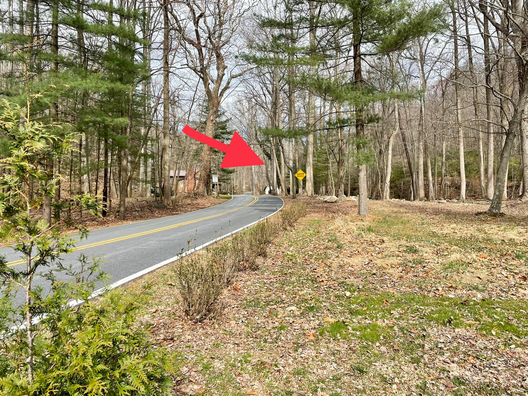 Parking area: pull in/pull out (passed the yellow sign) on the right