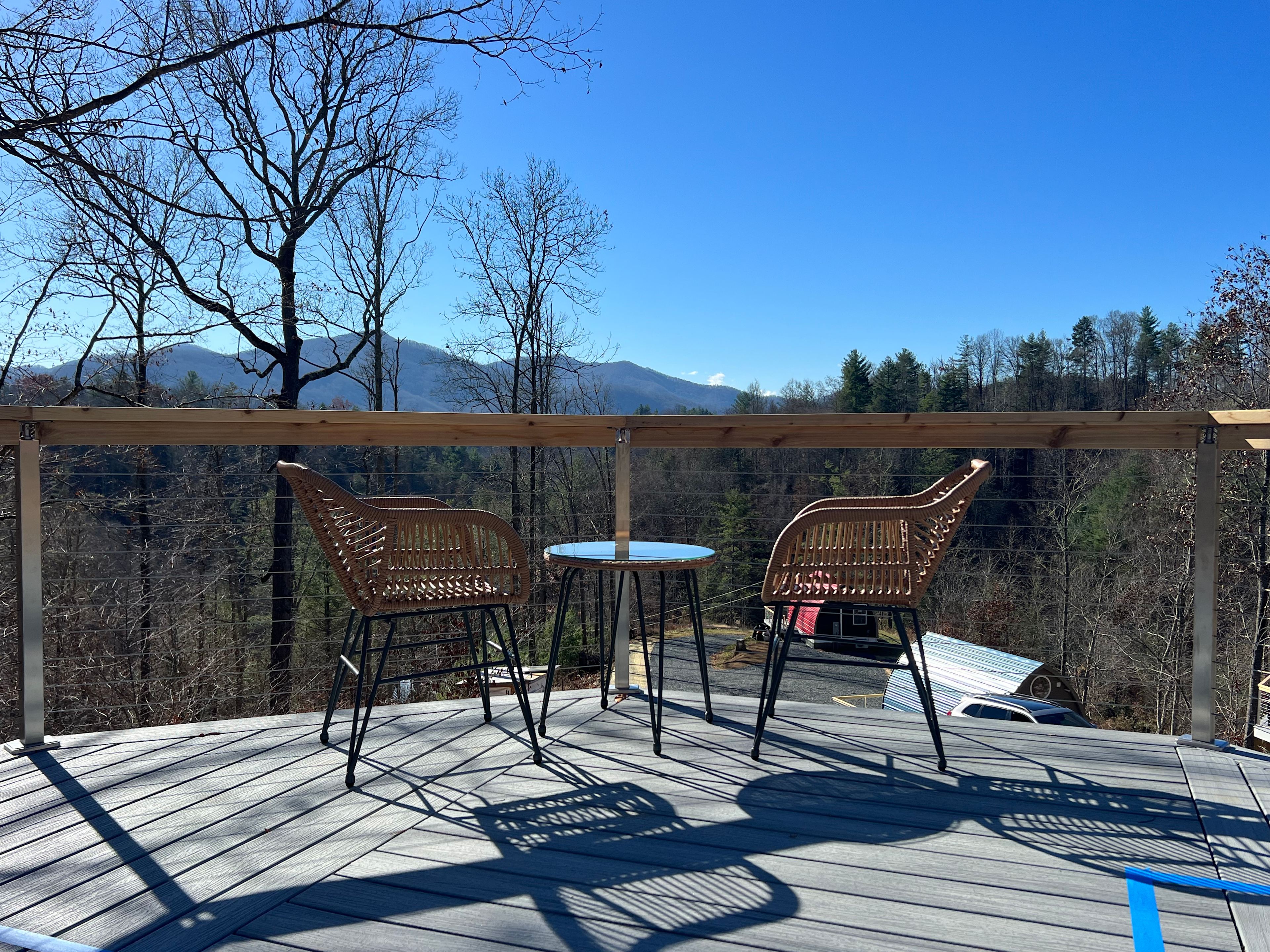 Romantic, hot tub, pet friendly