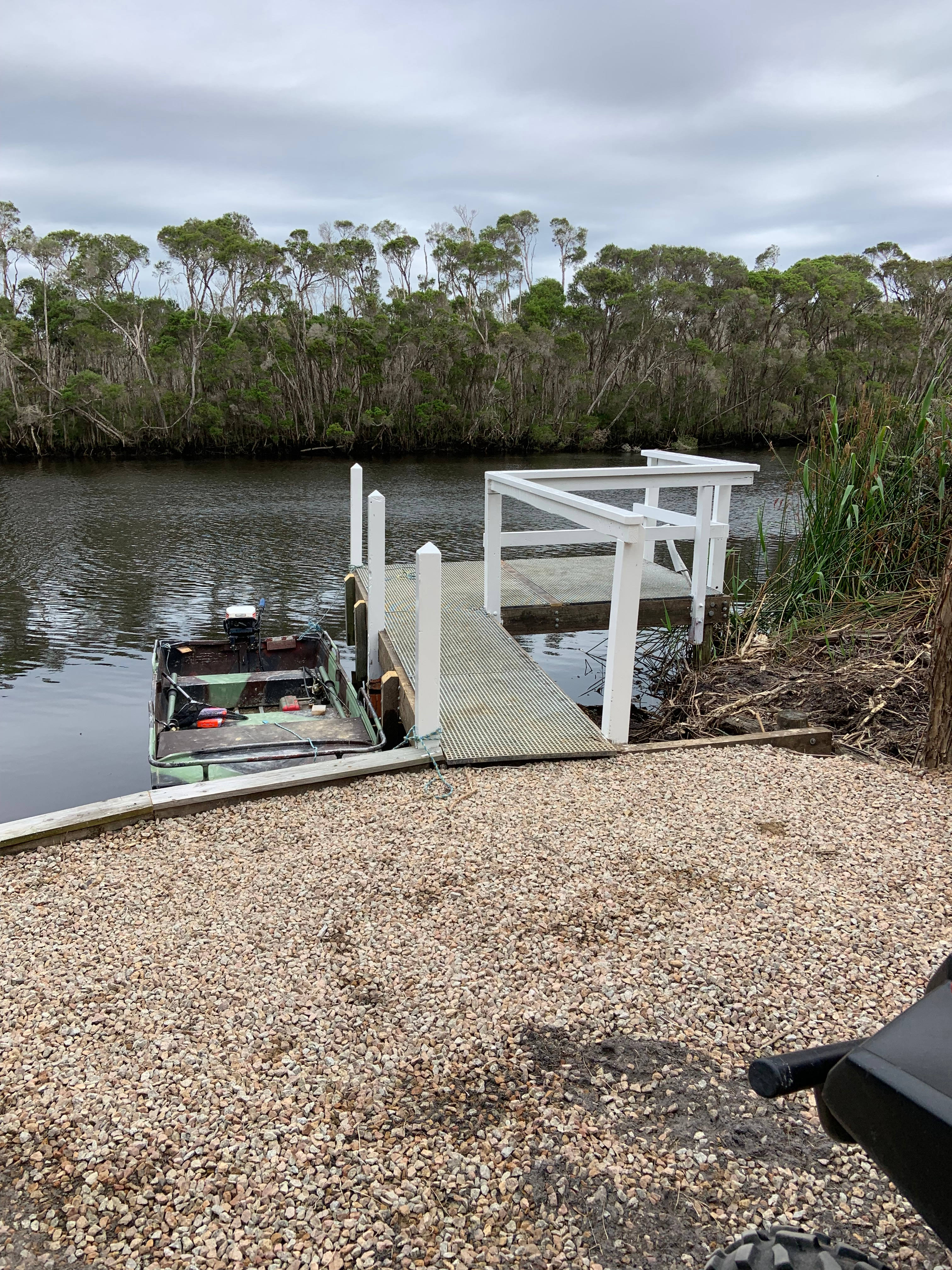 Access to secluded Cabbage tree creek 