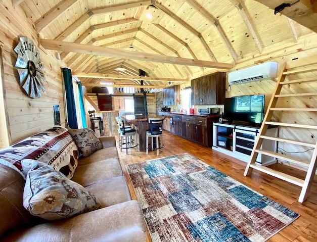 Sunset Hills Bison Ranch & Lodging