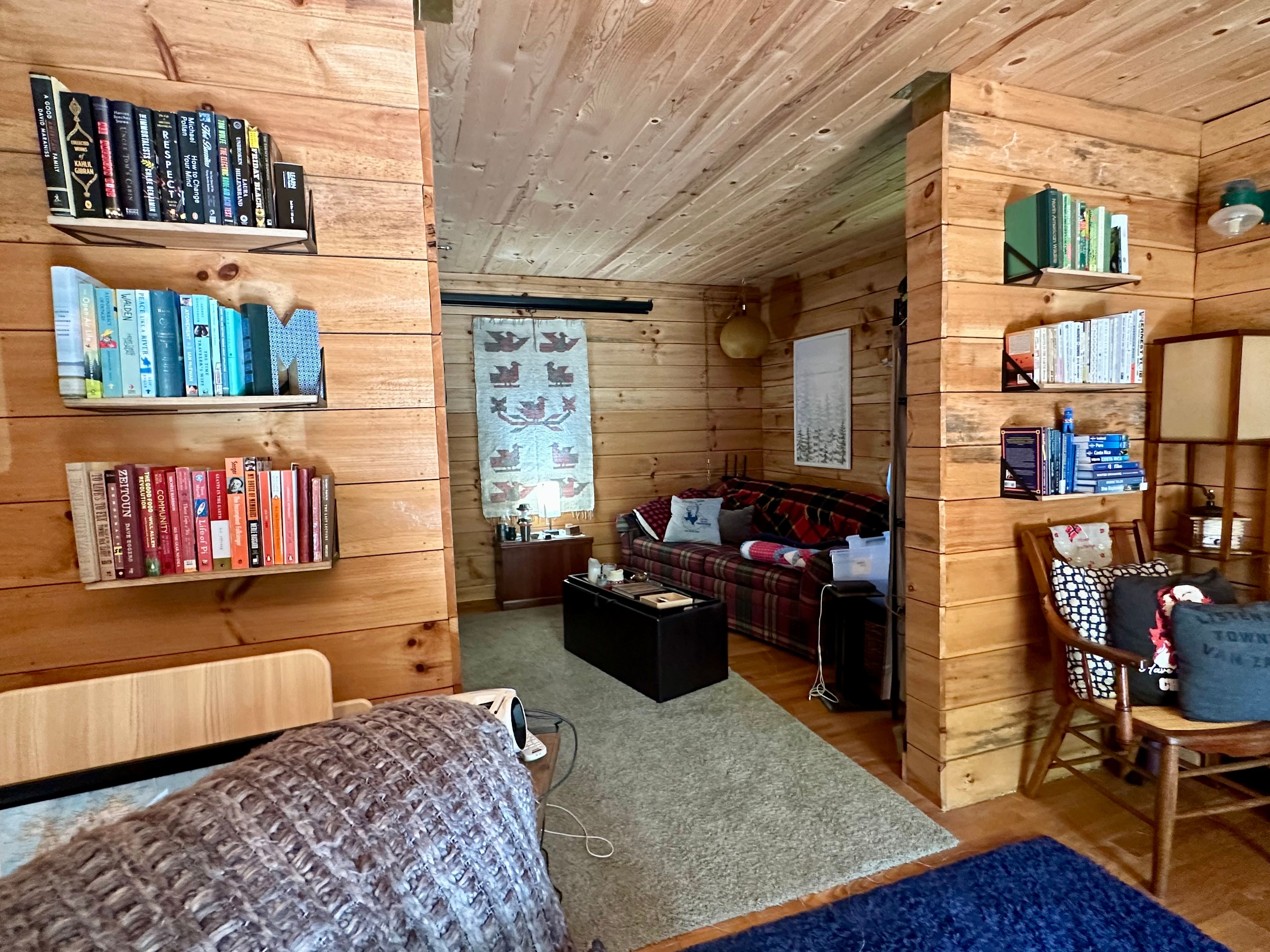 Driftless Retreat 🍃 🎶 📚