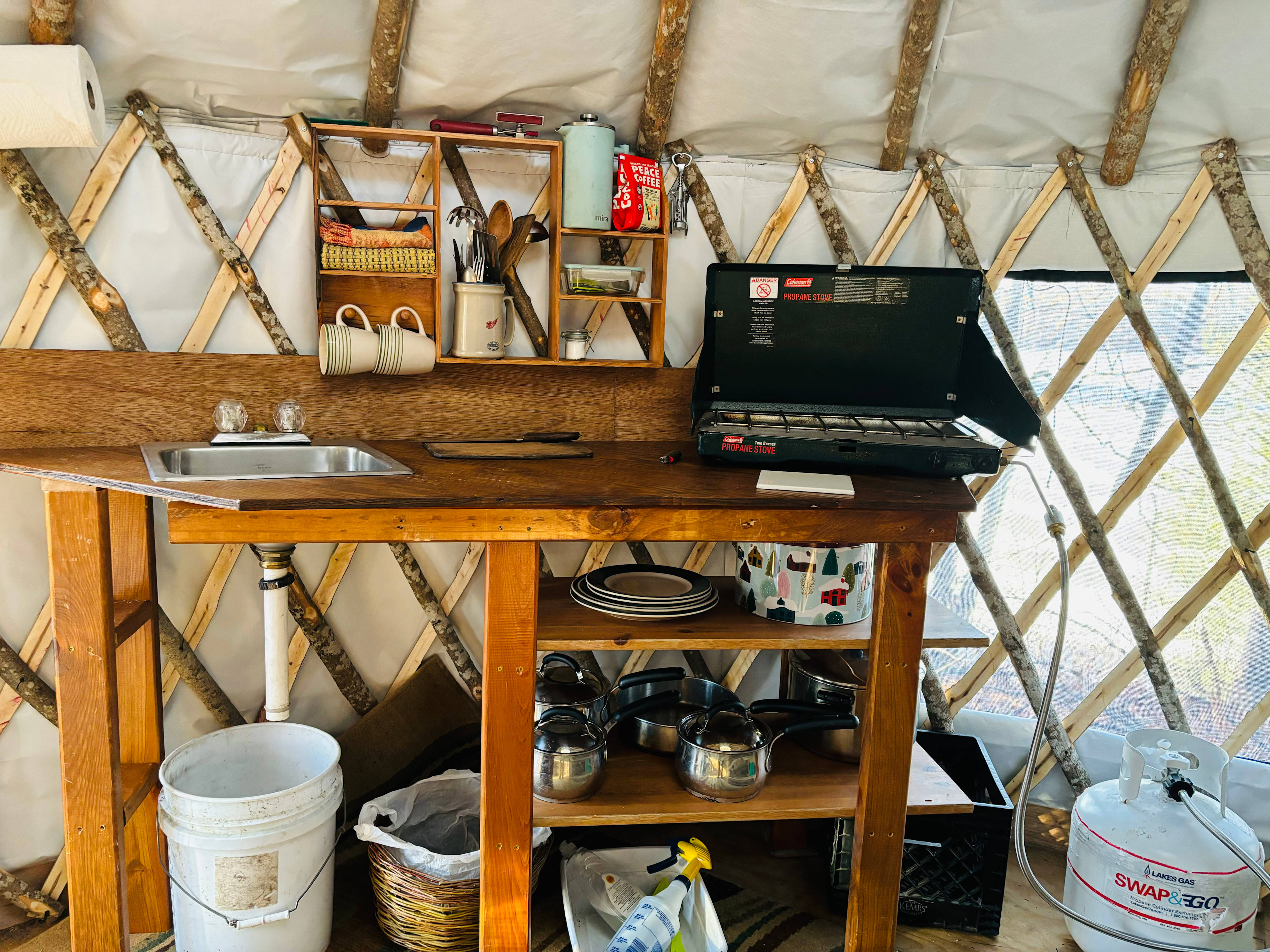 Off Grid Lakeside Yurt