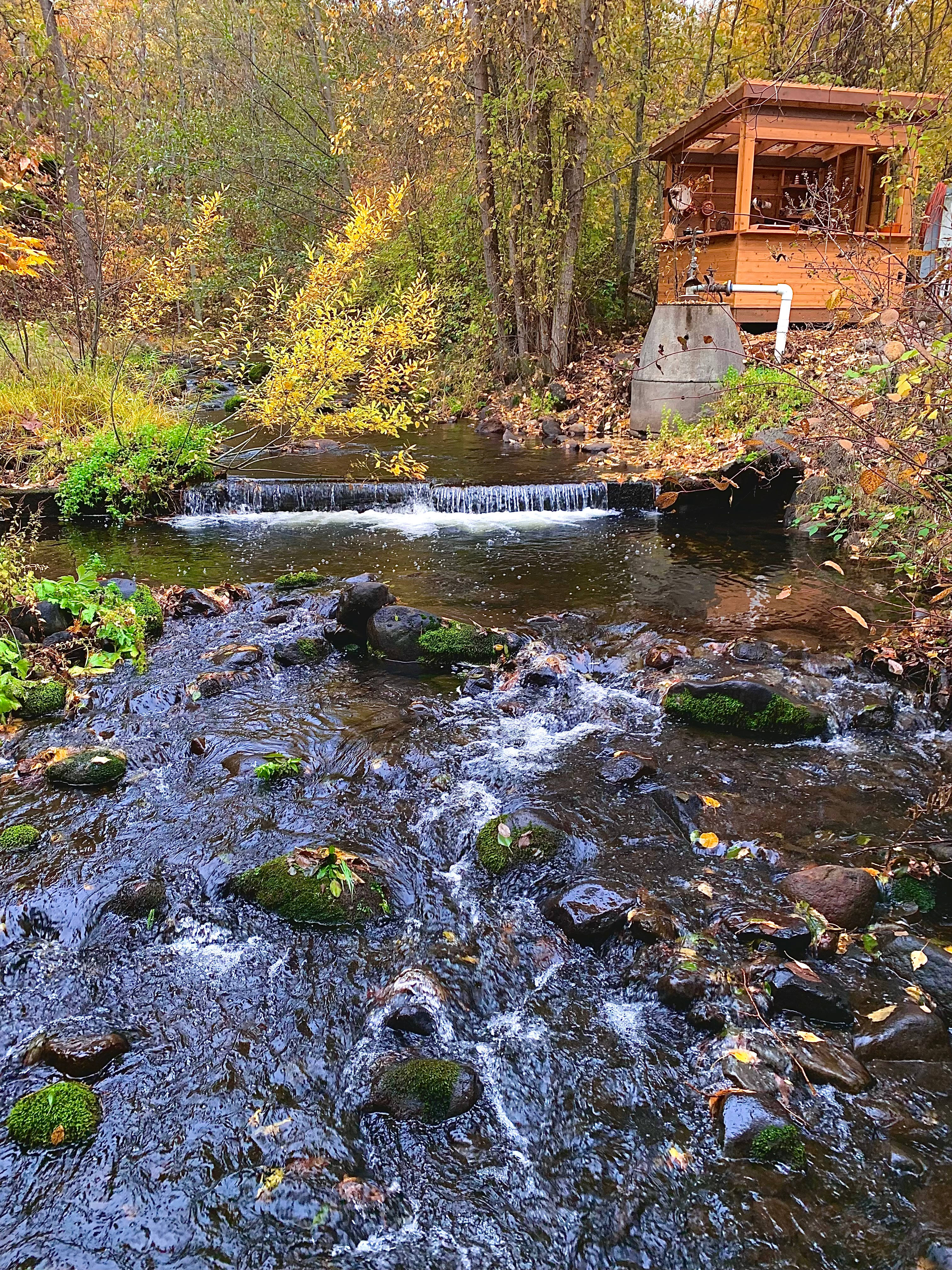 Secluded Creekside Glamping on Farm