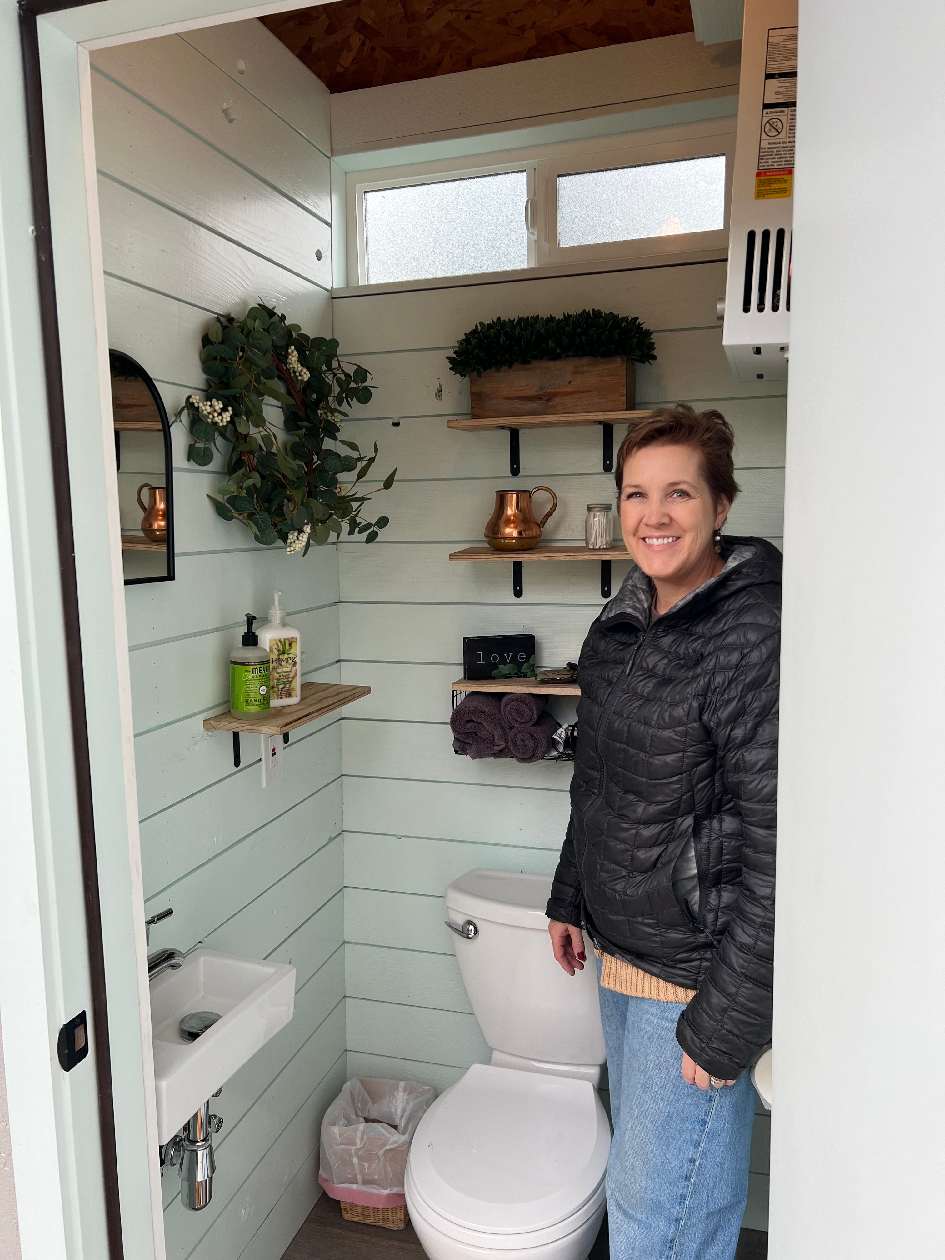 Handsfull Farm Creek-side Retreat