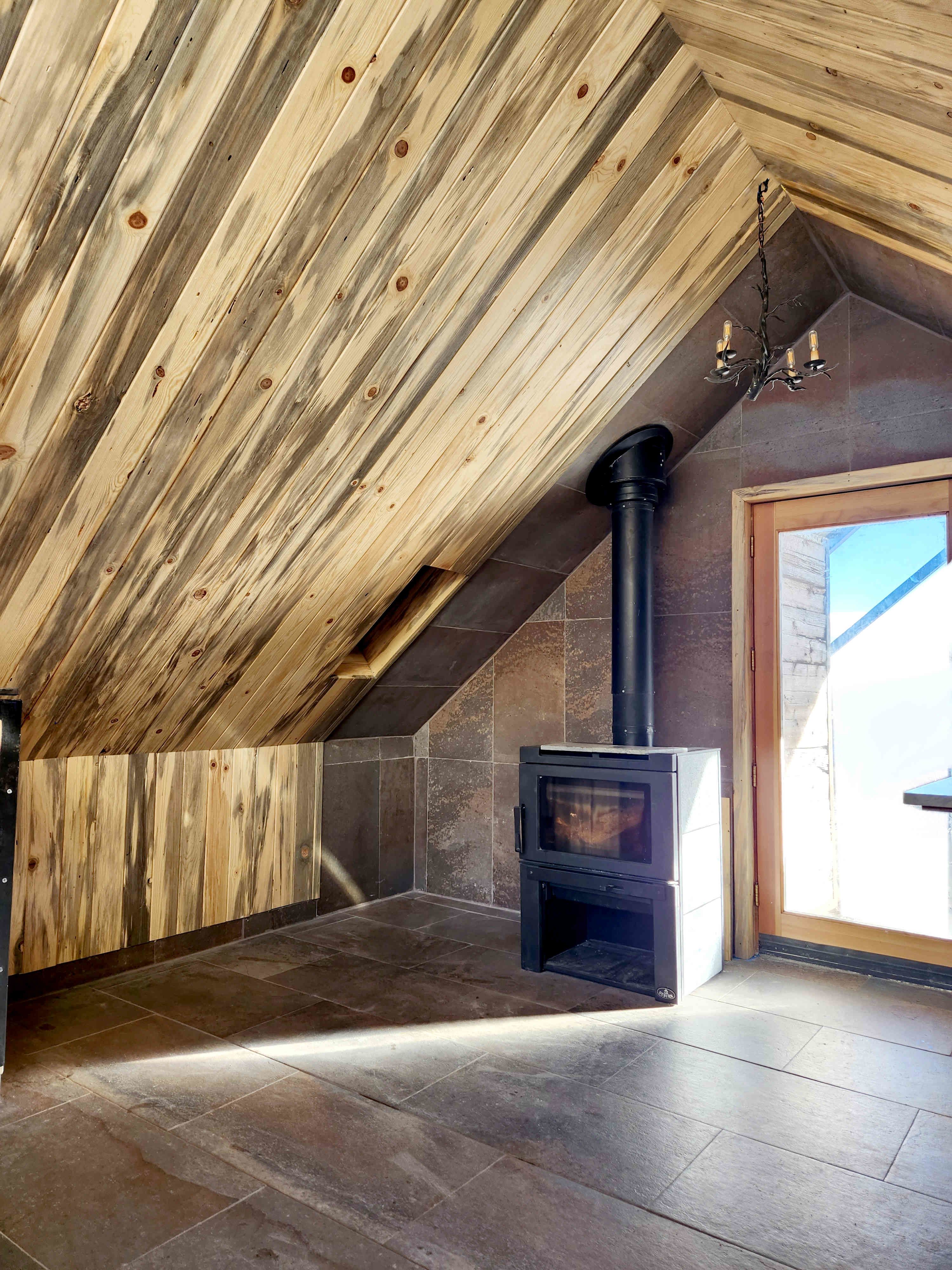 Historic 1800s Ski Hut & Summer Cabin & Private Thermal Dipping Pool