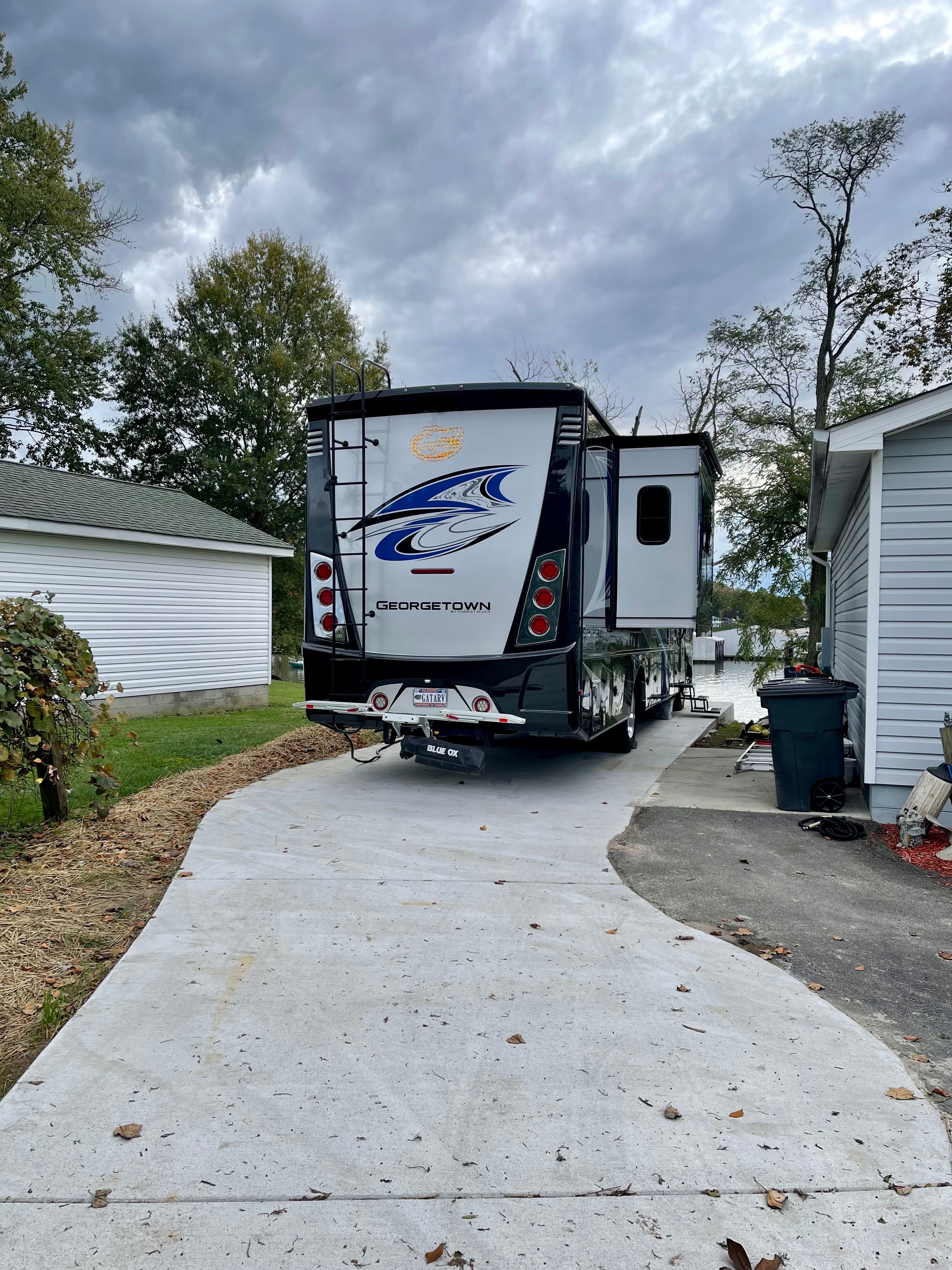 Pull in your motorhome or back in your trailer or 5th wheel 