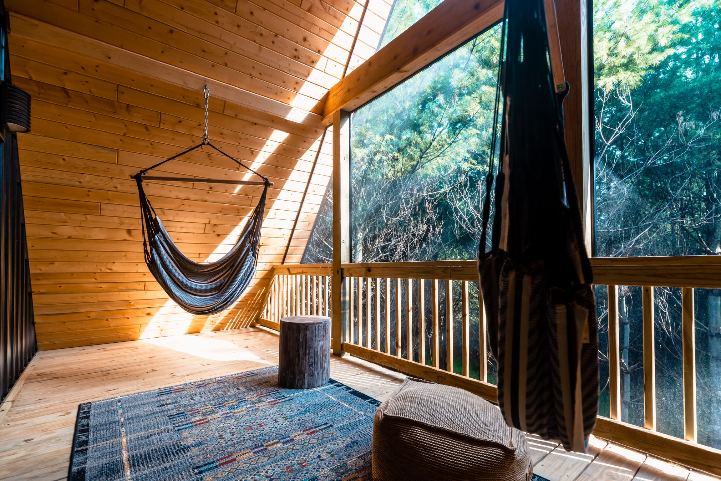 Conversation Pit : Secluded Cabin