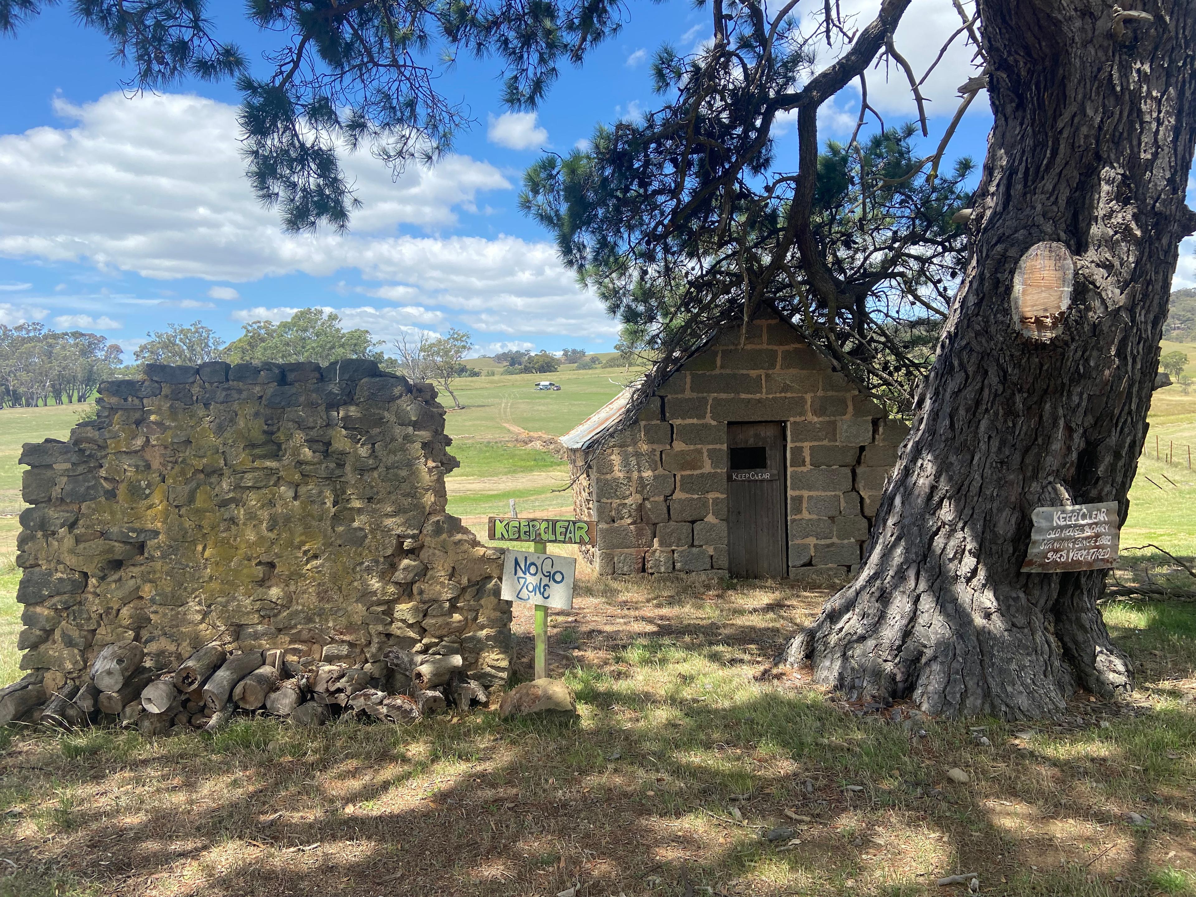 Redbank156 camping / PITCHED cabins
