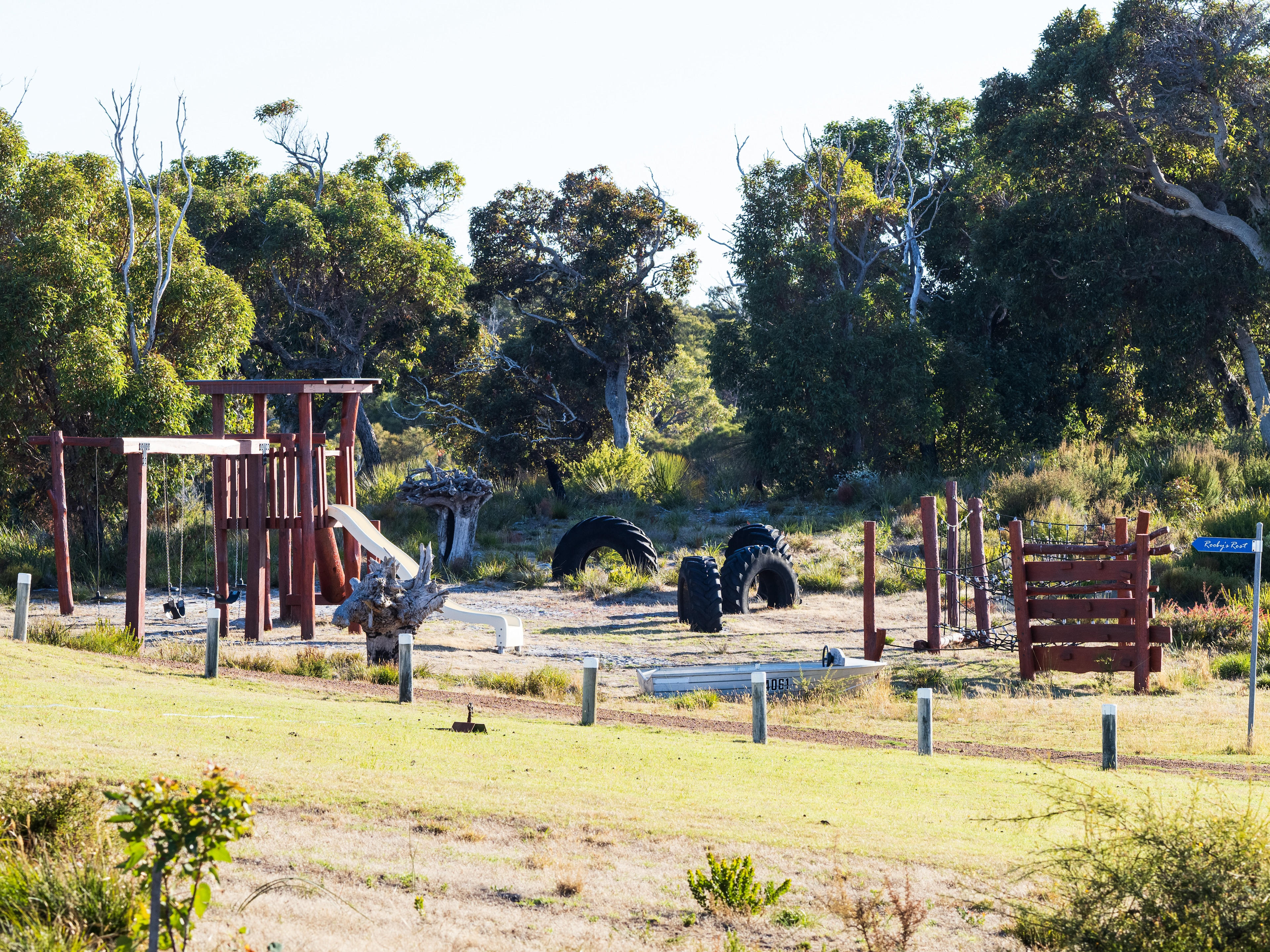 This playground is close to the camping sites, we could watch the kids play from our site.