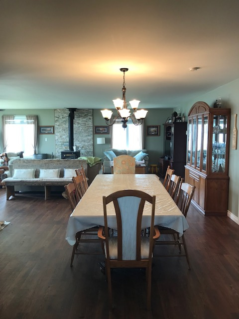 Seating for 8 at the dining table.  