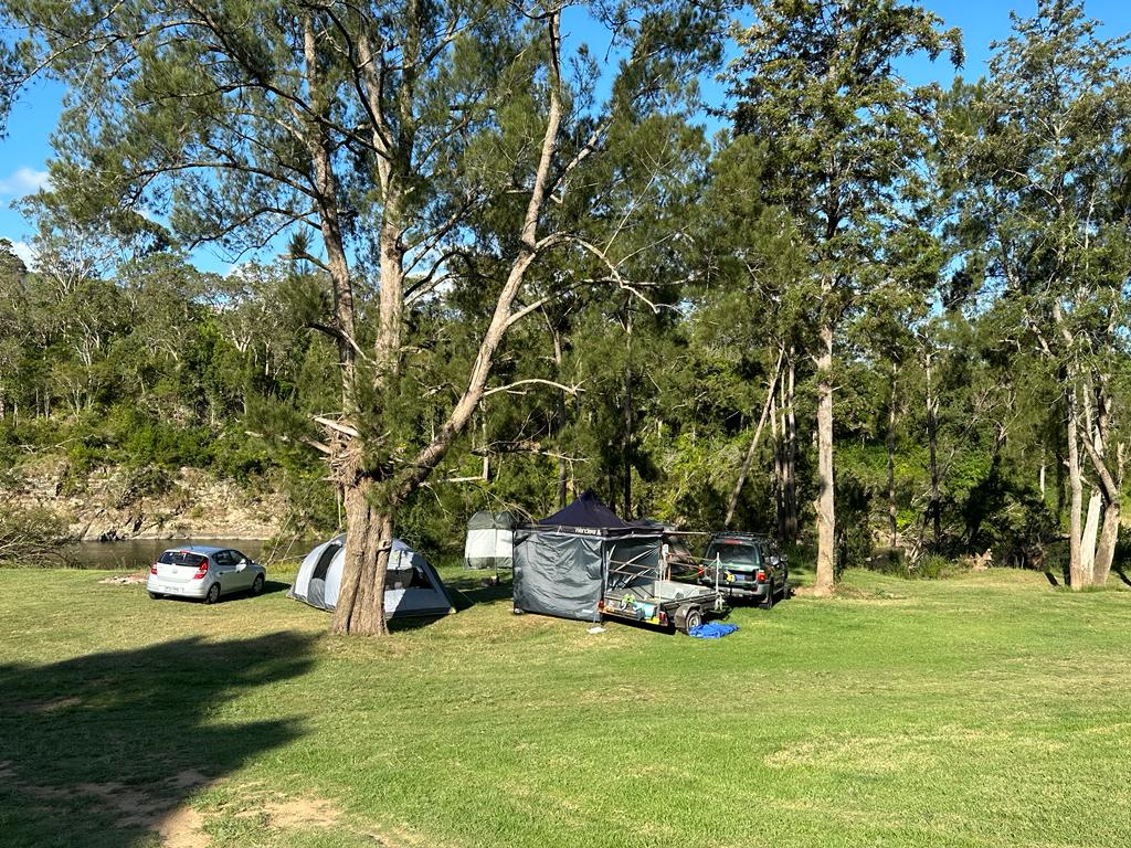 Long Flat Pub Riverside Camping