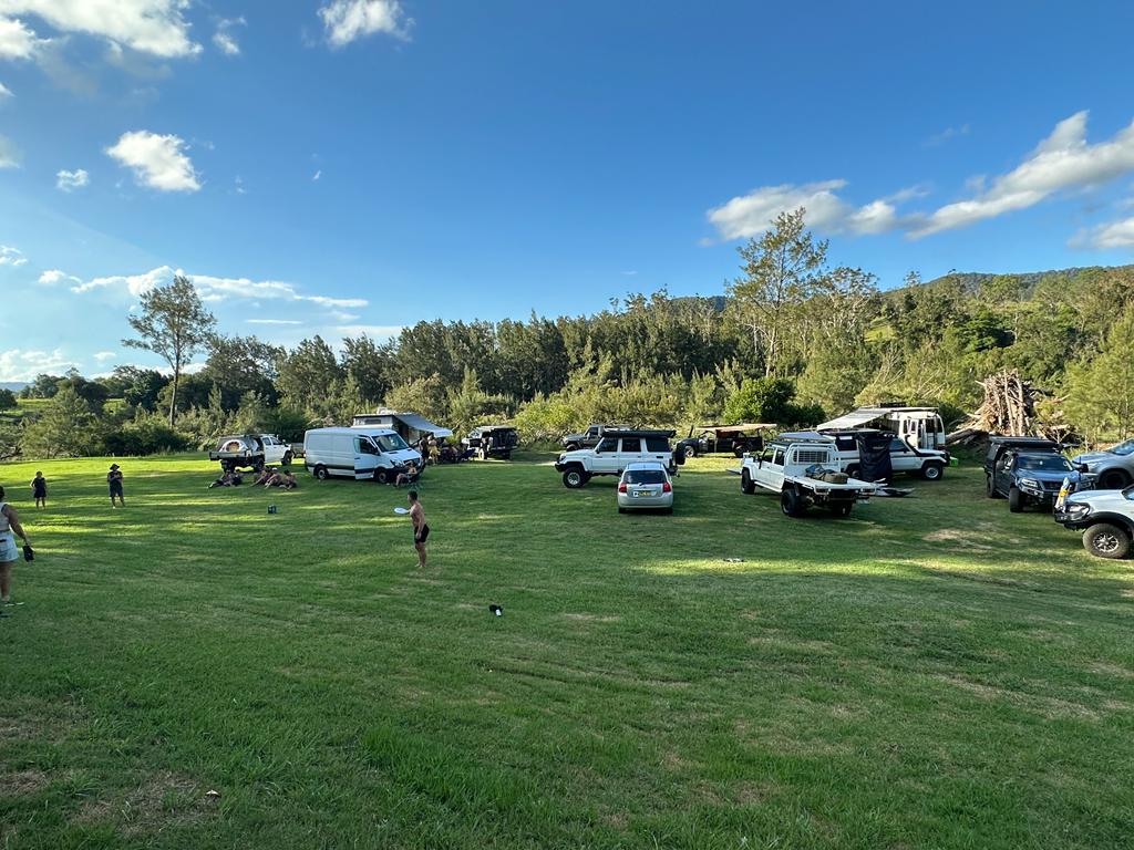 Long Flat Pub Riverside Camping