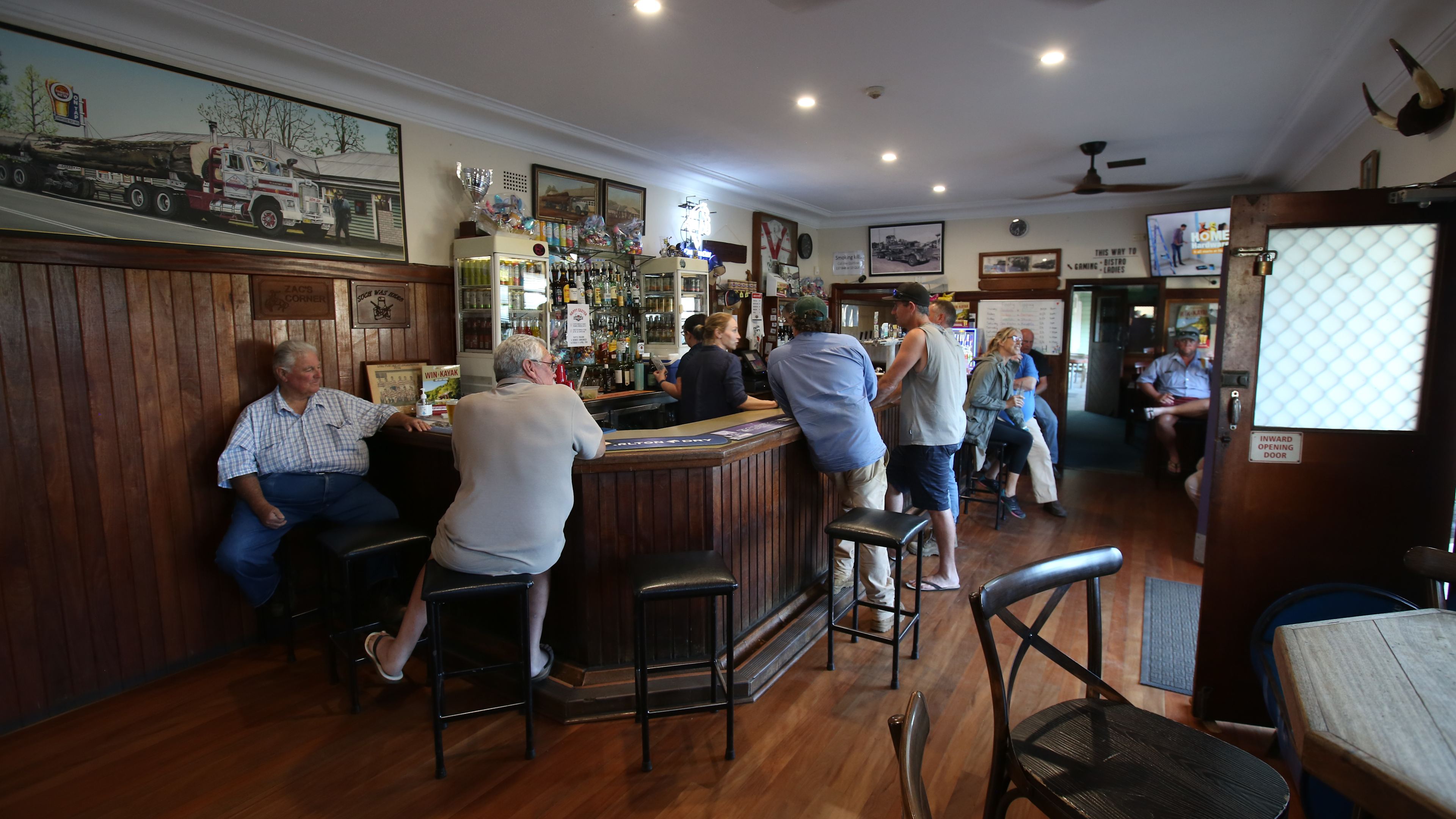 Long Flat Pub Riverside Camping