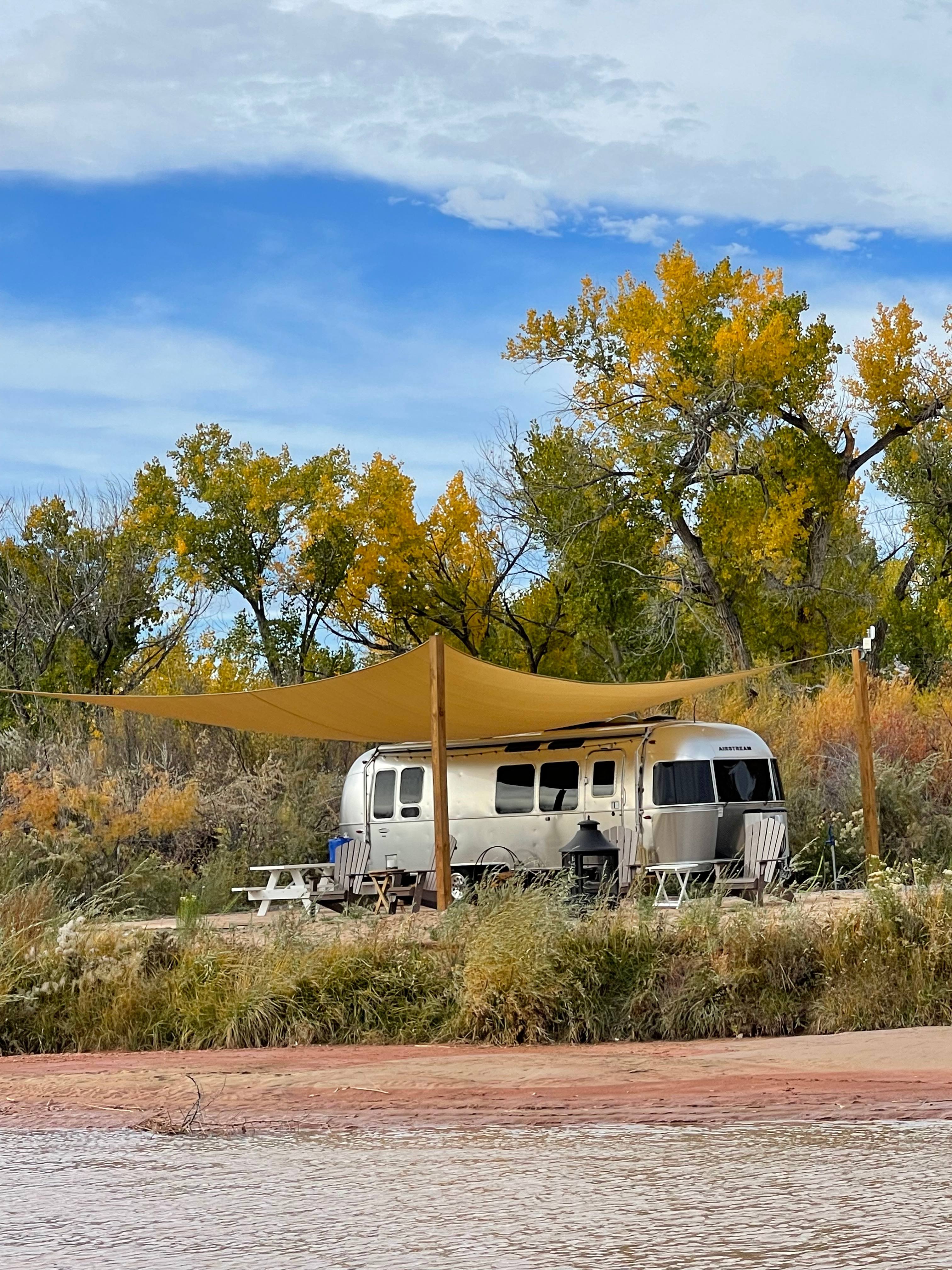 Viento Del Rio RV River Campsite