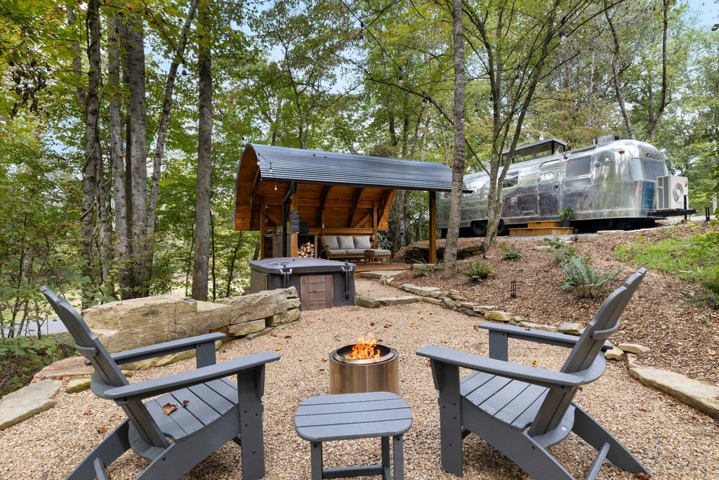Roamly Getaways - Luxury Airstreams