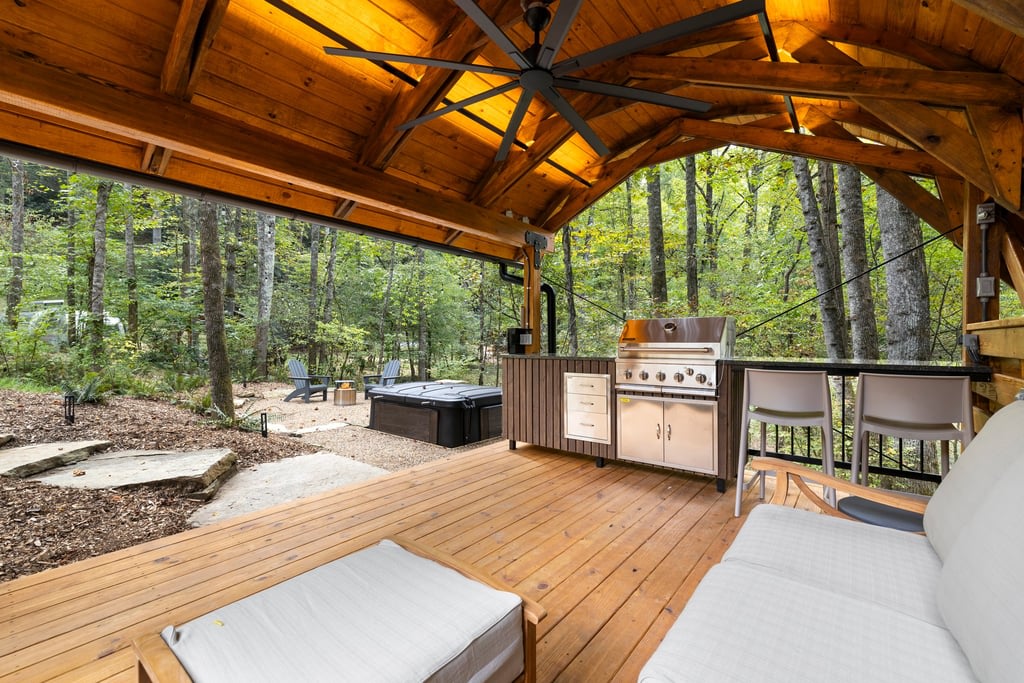 Roamly Getaways - Luxury Airstreams