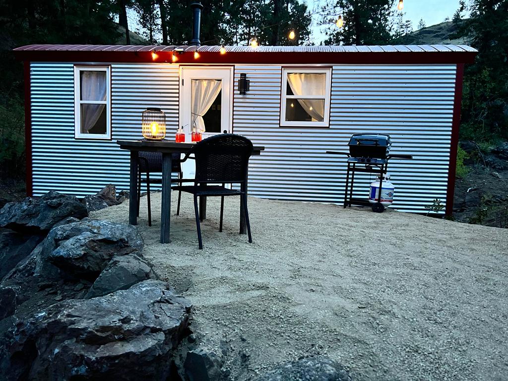 Butterfly Cottage - Glamping