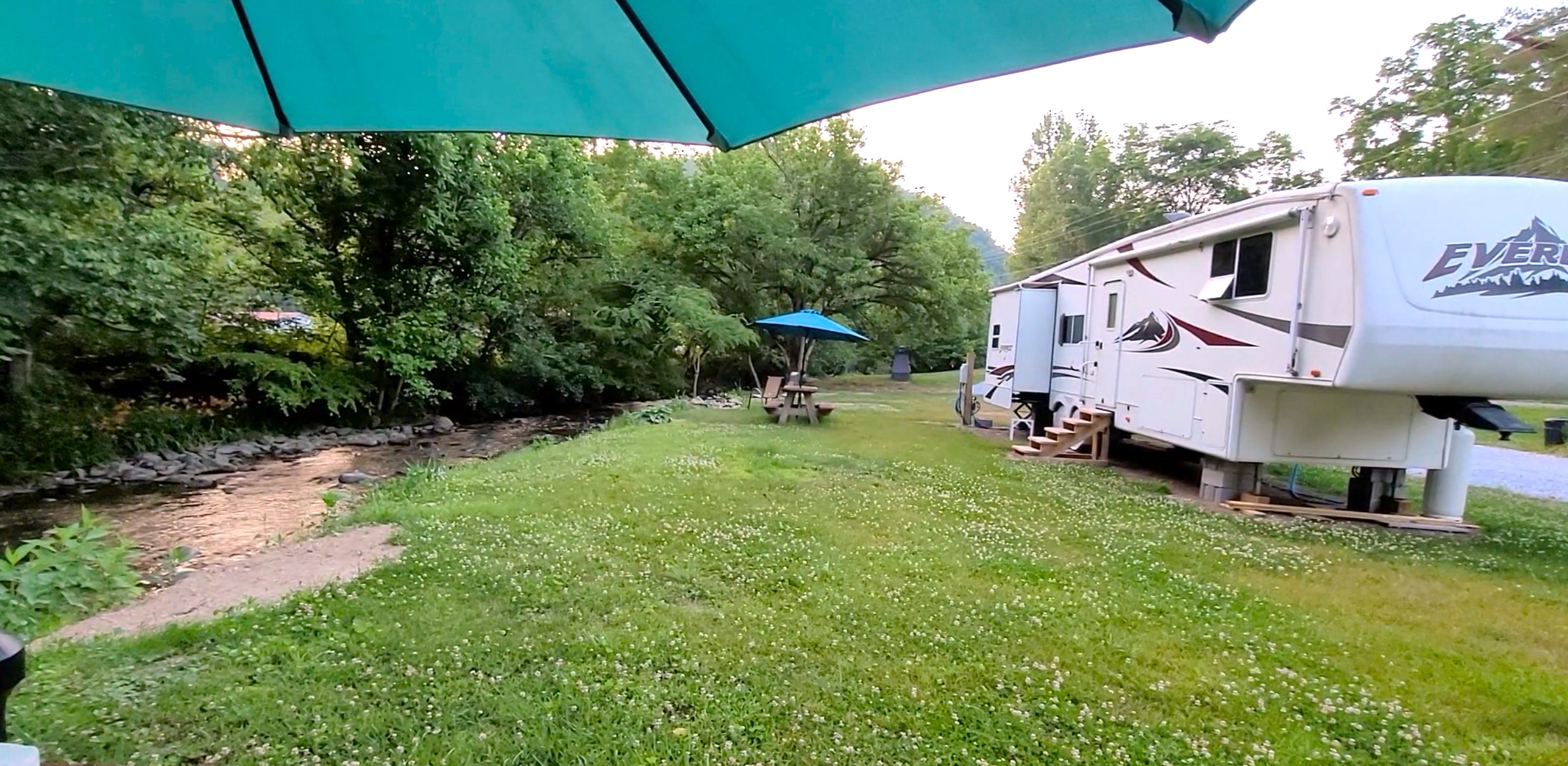 Creekside Stayz Campground