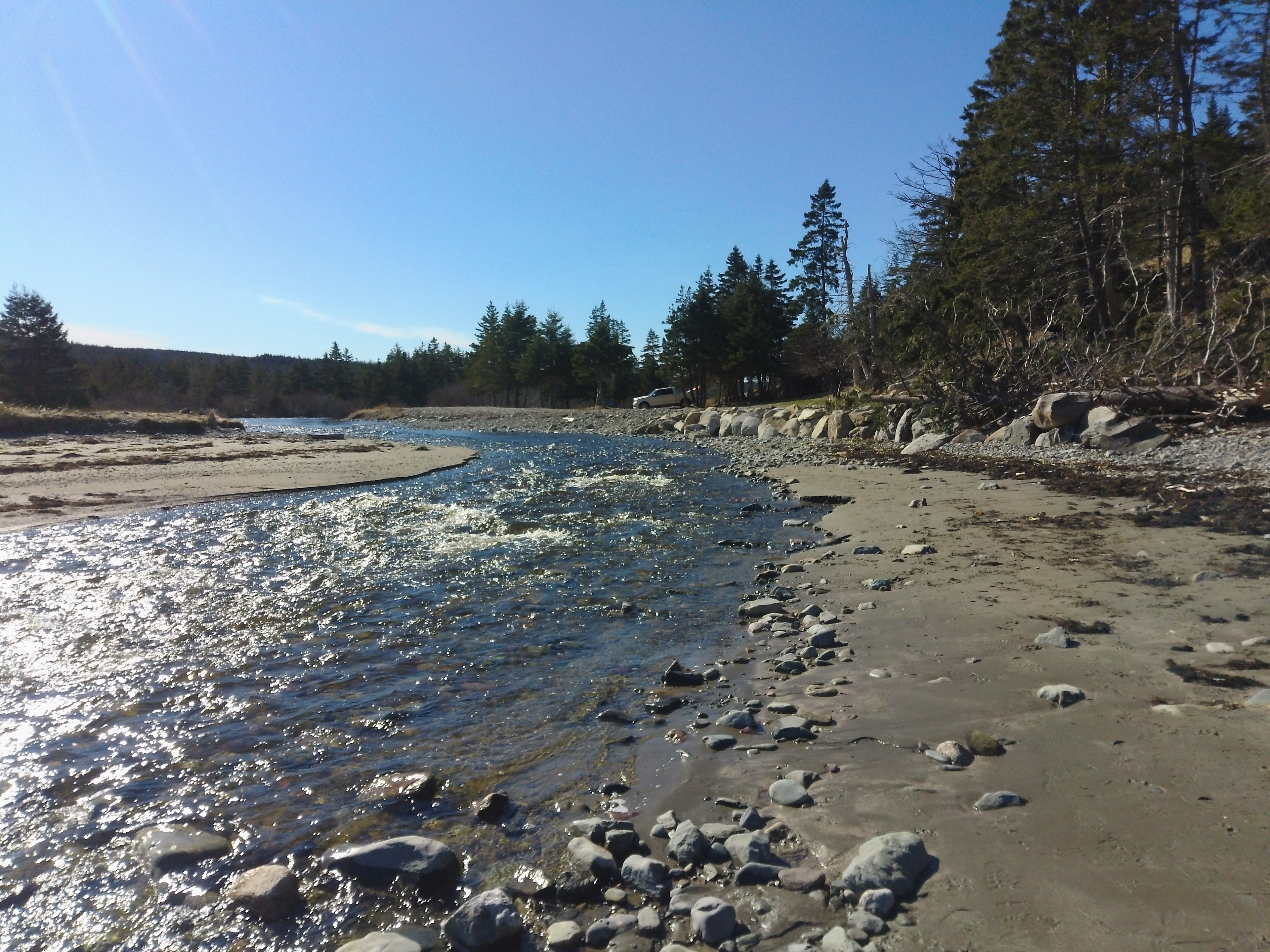 The Hanna's Life on the Lake Escape