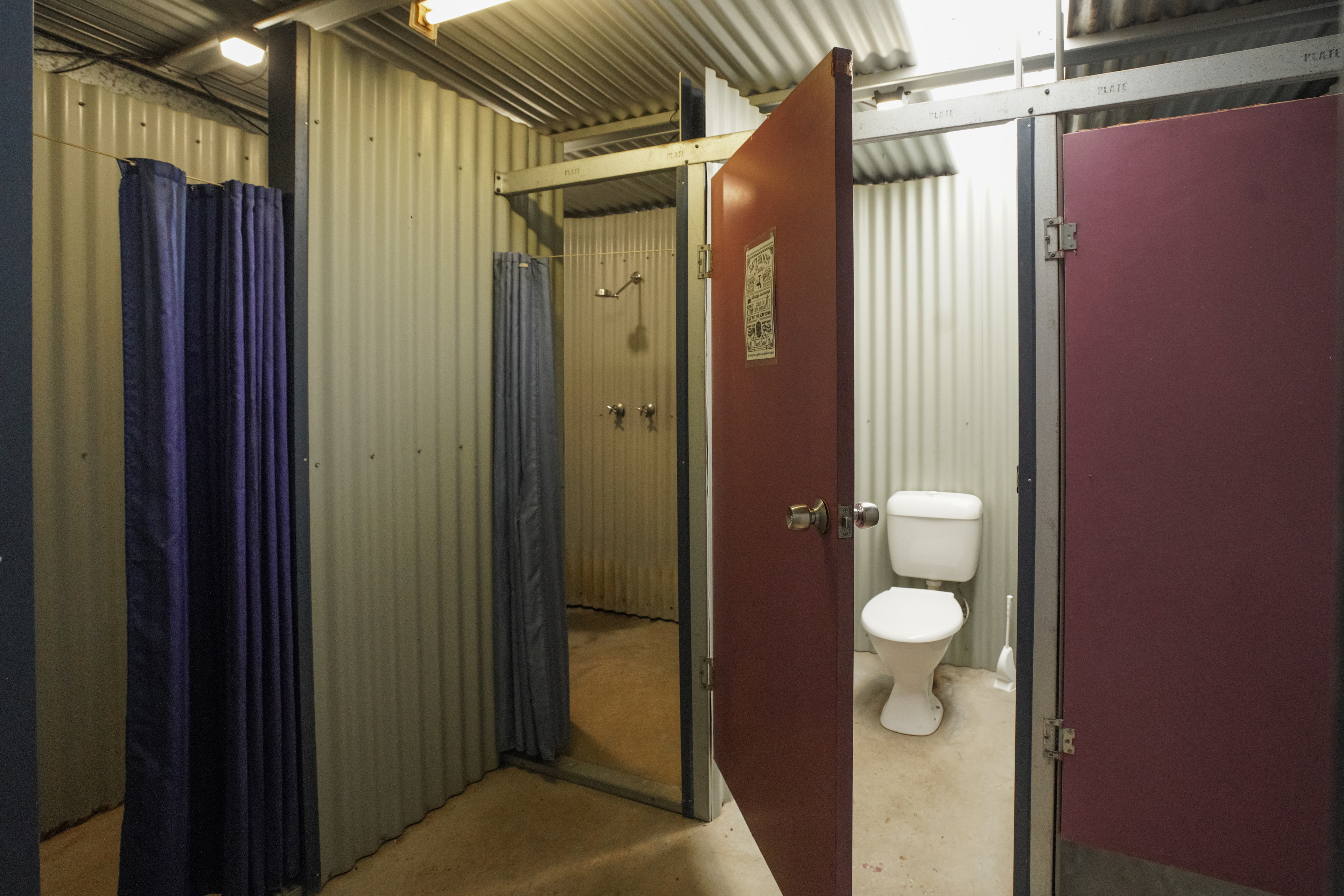 2 showers and 2 toilets all very clean