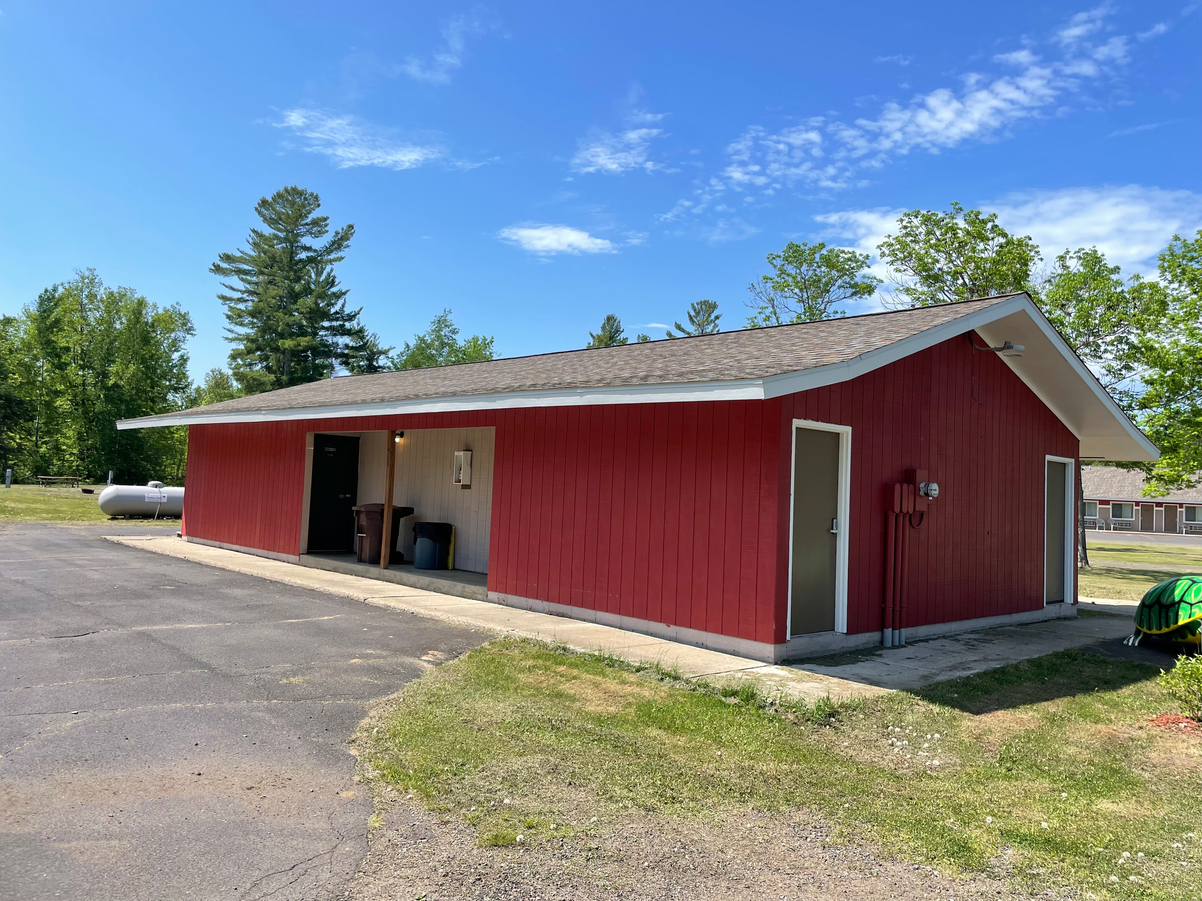 Trails Inn Quadna Motel & RV Park