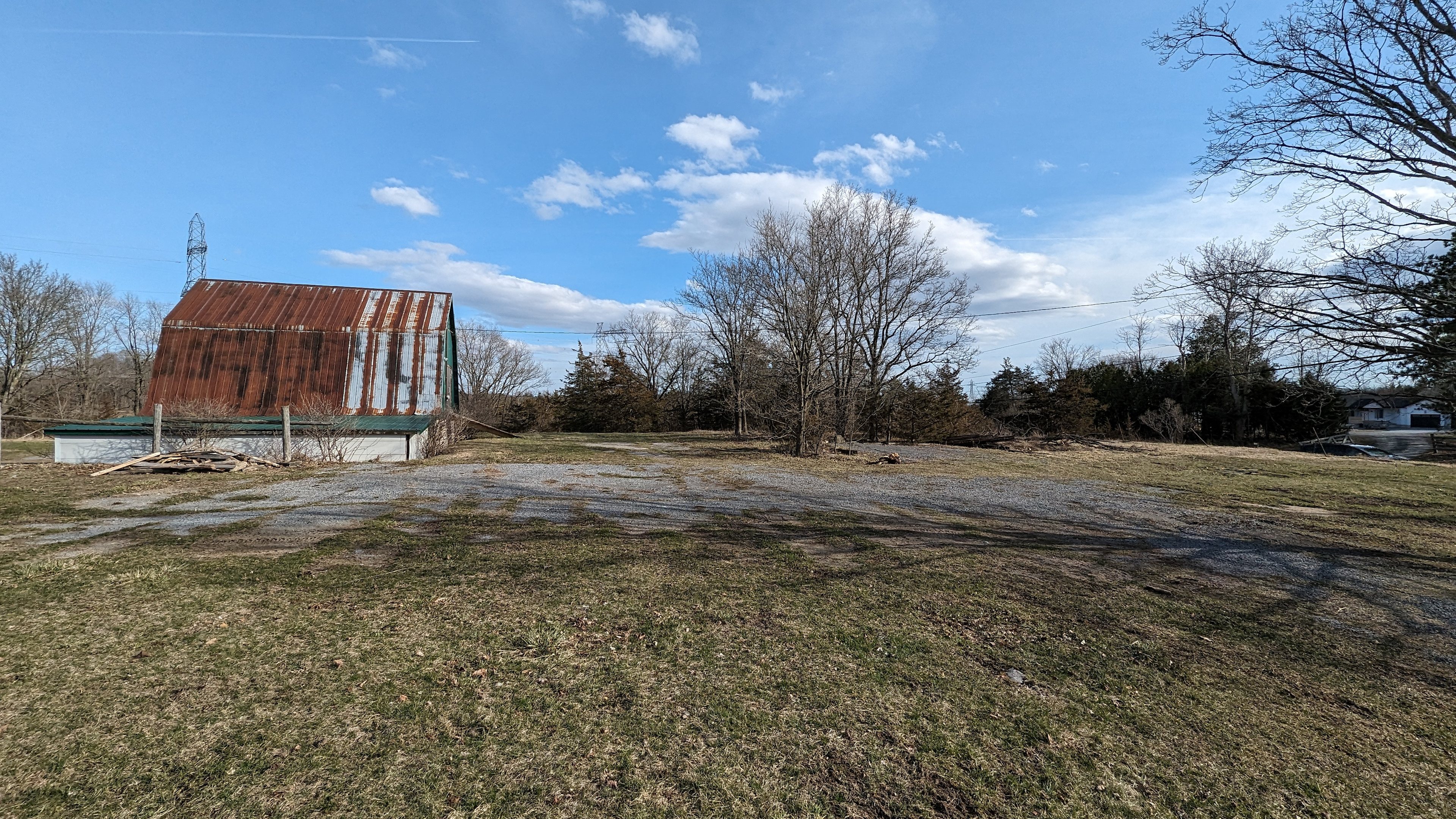 RV/Camper Parking 10min To Kingston