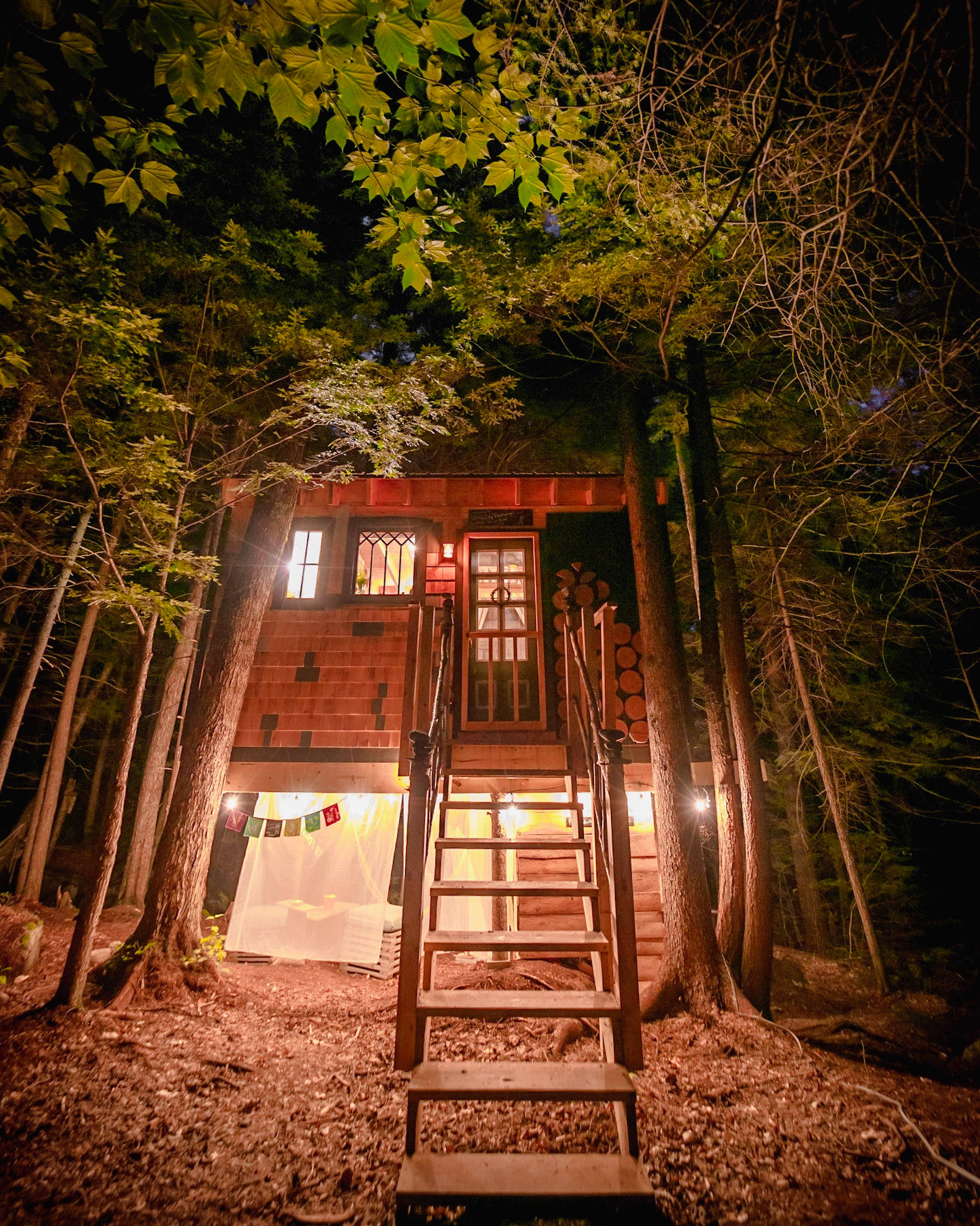Stone City Treehouse & Glamping