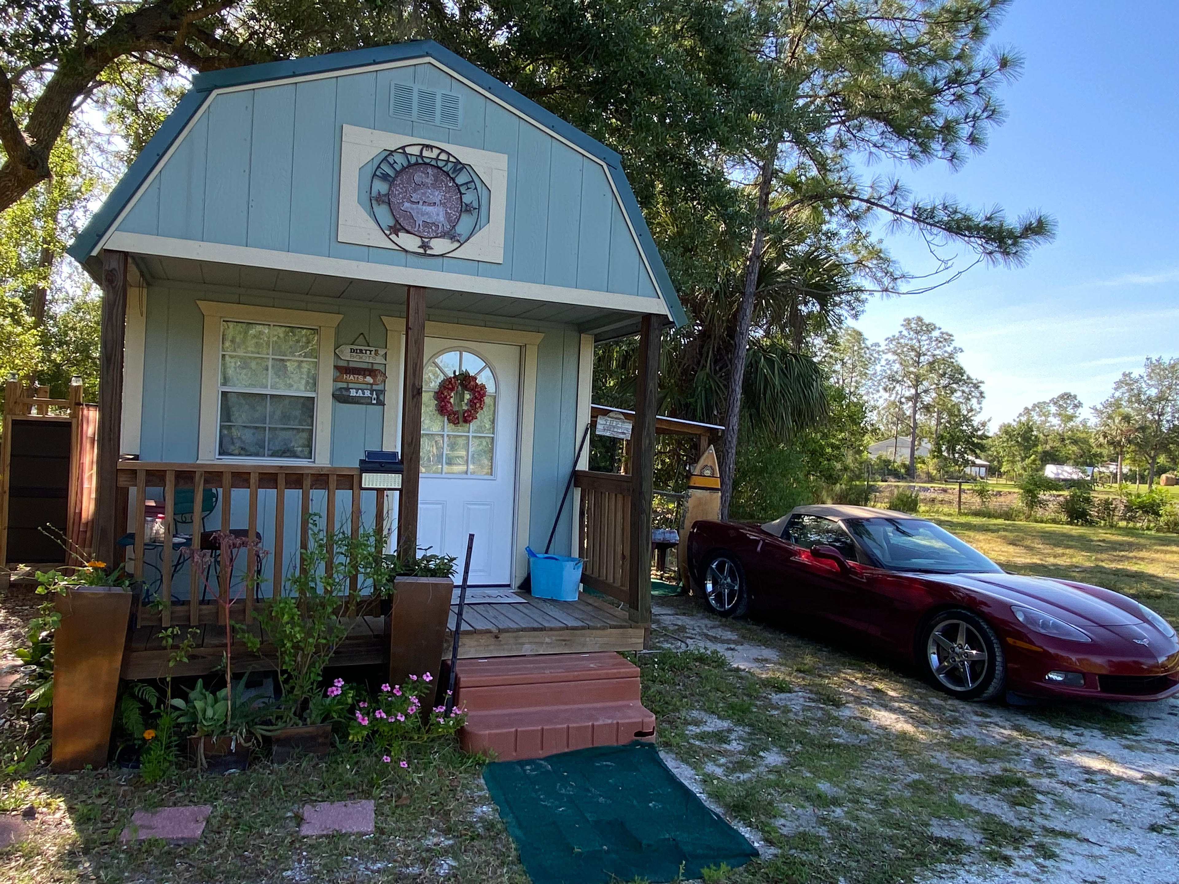 Easily accessible, lots of close parking. 