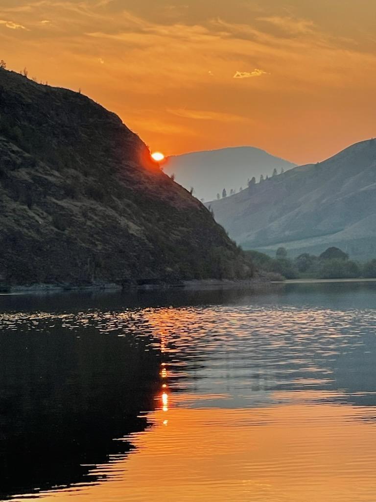 Lakeside Getaway At Spectacle Lake